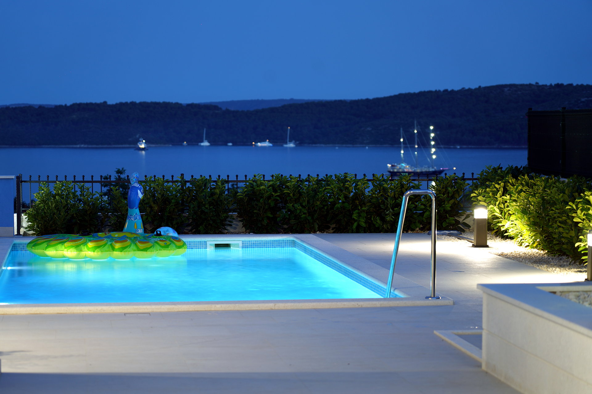 Villa Lady Blue with Heated Pool