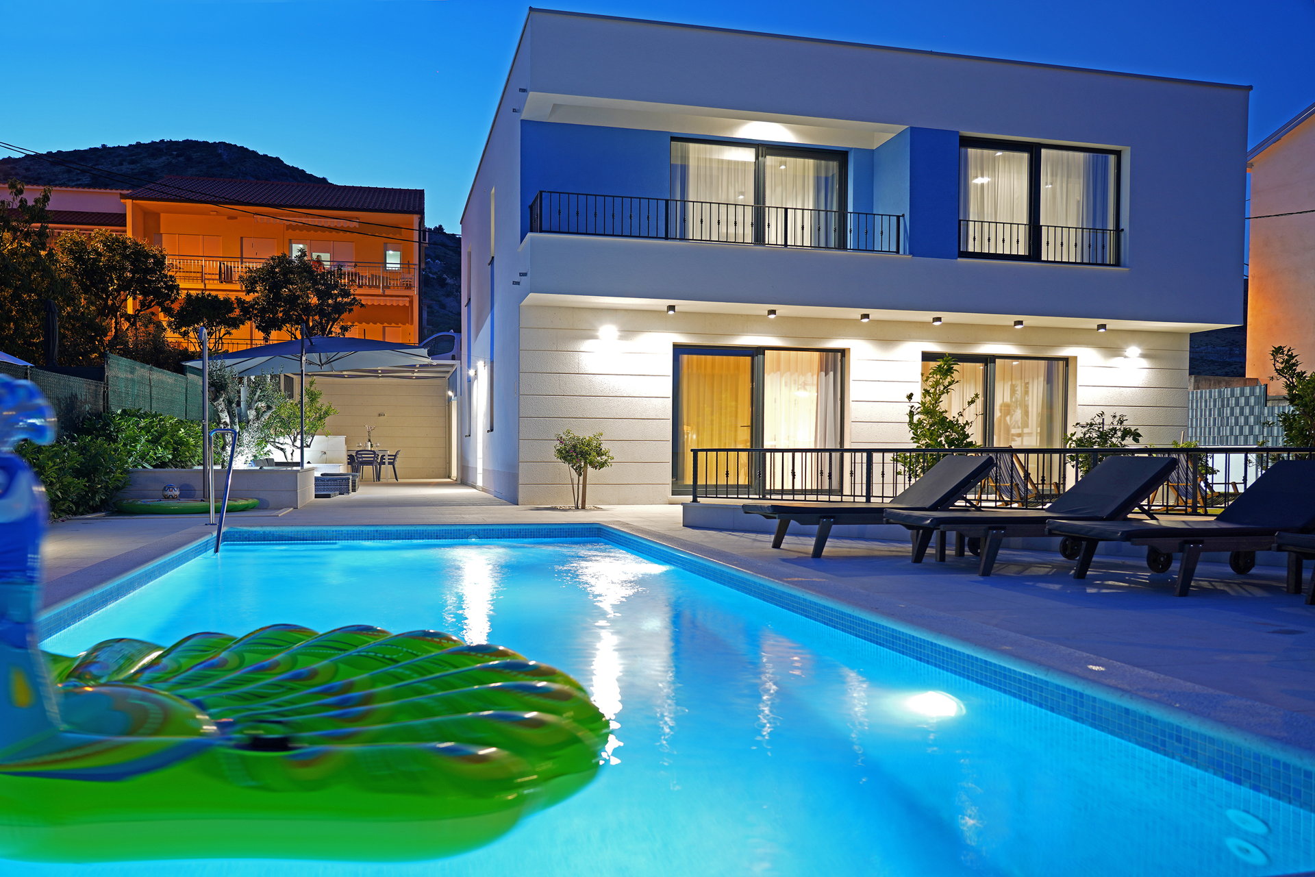 Villa Lady Blue with Heated Pool