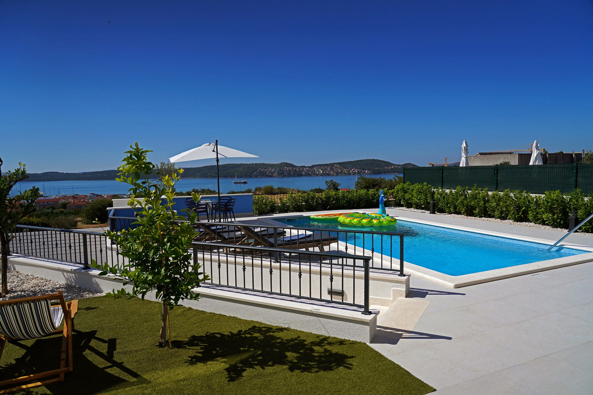 Villa Lady Blue with Heated Pool