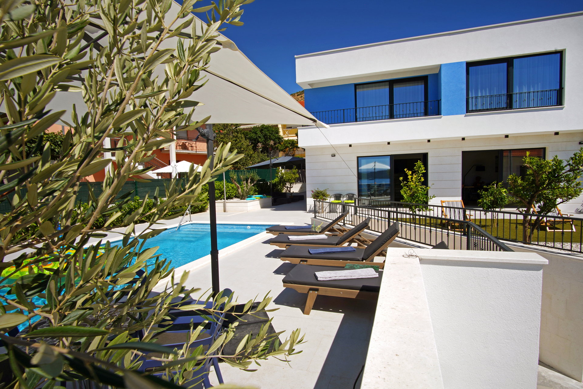 Villa Lady Blue with Heated Pool