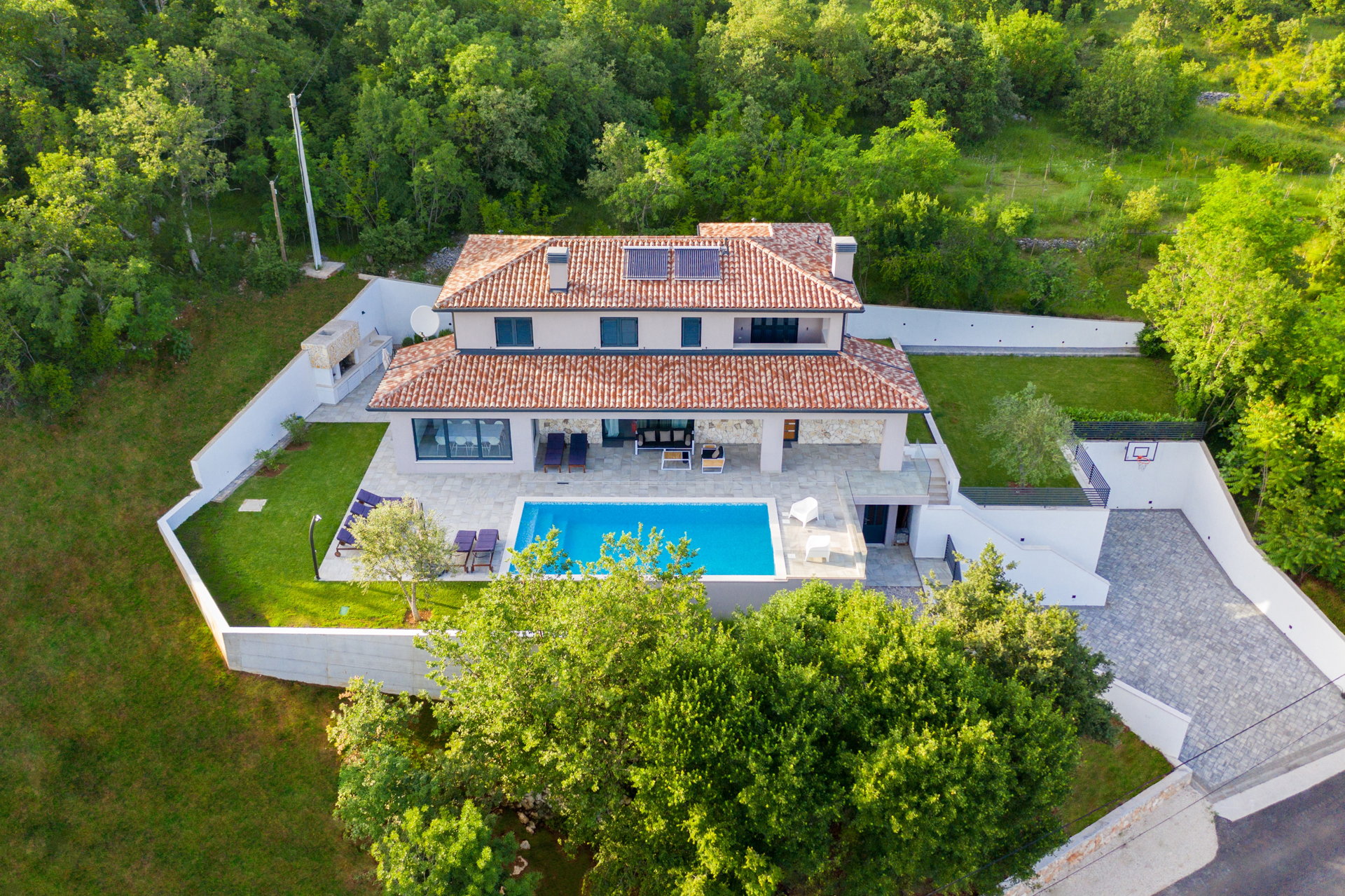 Villa Silhouette with Pool