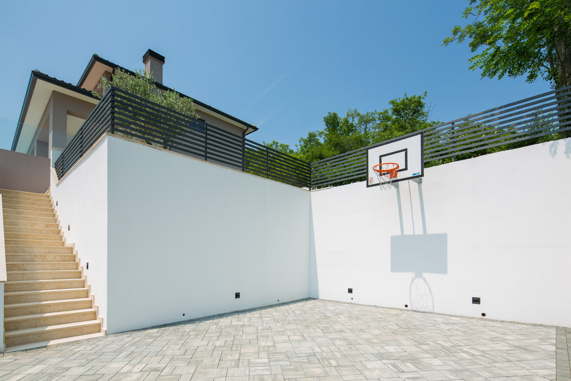 Villa Silhouette with Pool