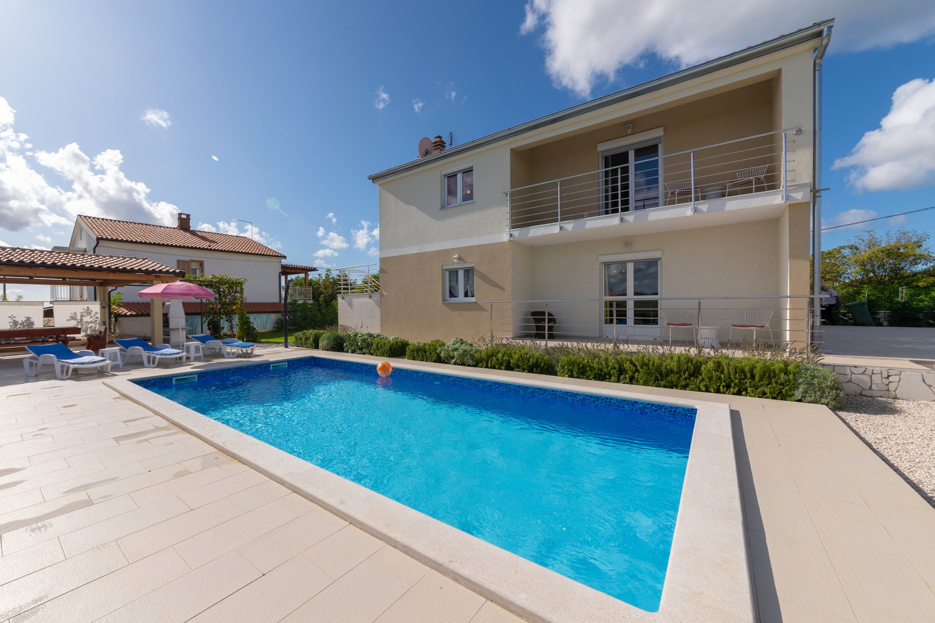 Villa Comfort with Pool