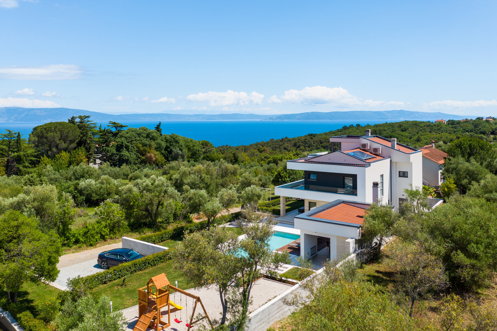 Luxury Villa Perfecta with Pool