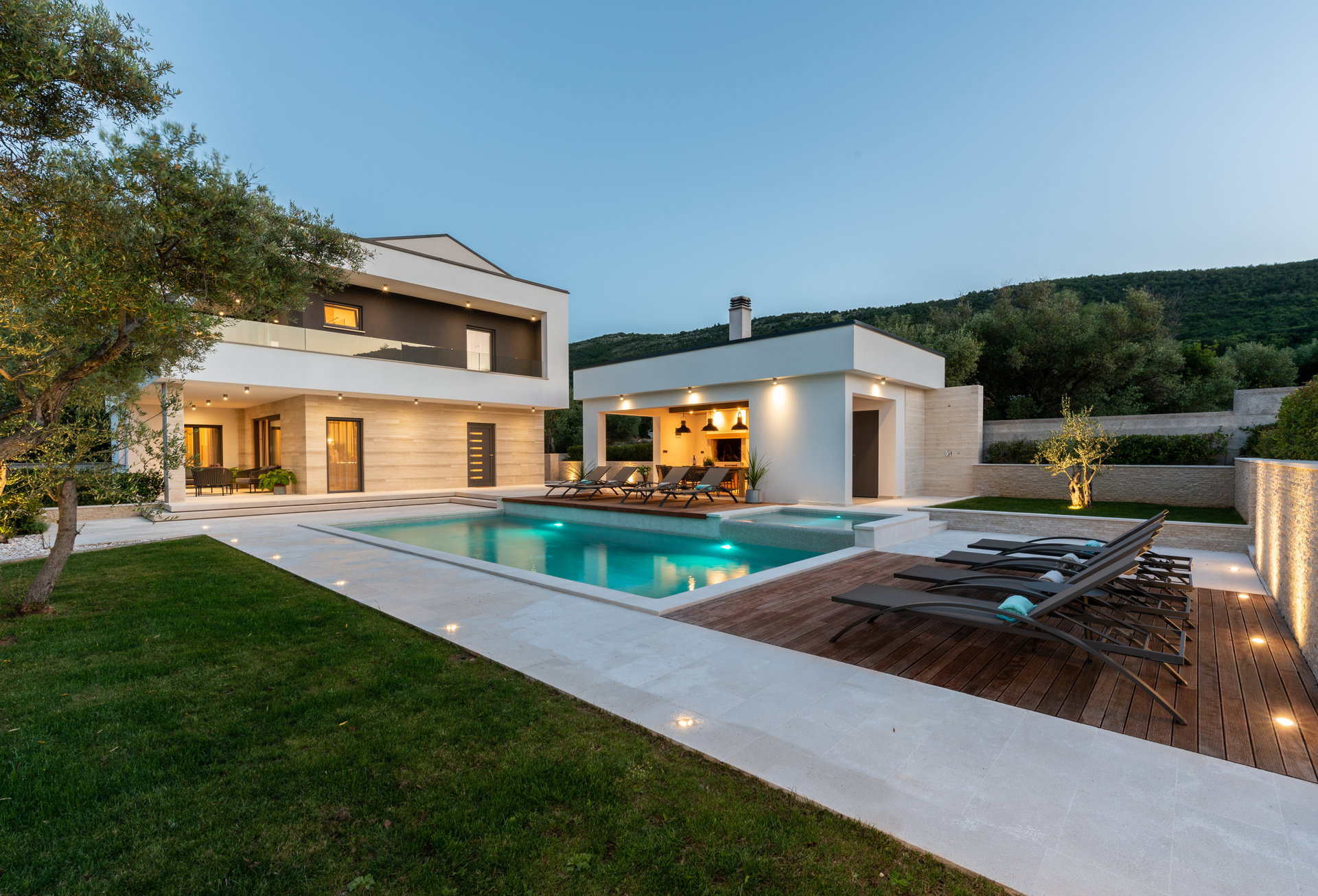 Luxury Villa Perfecta with Pool