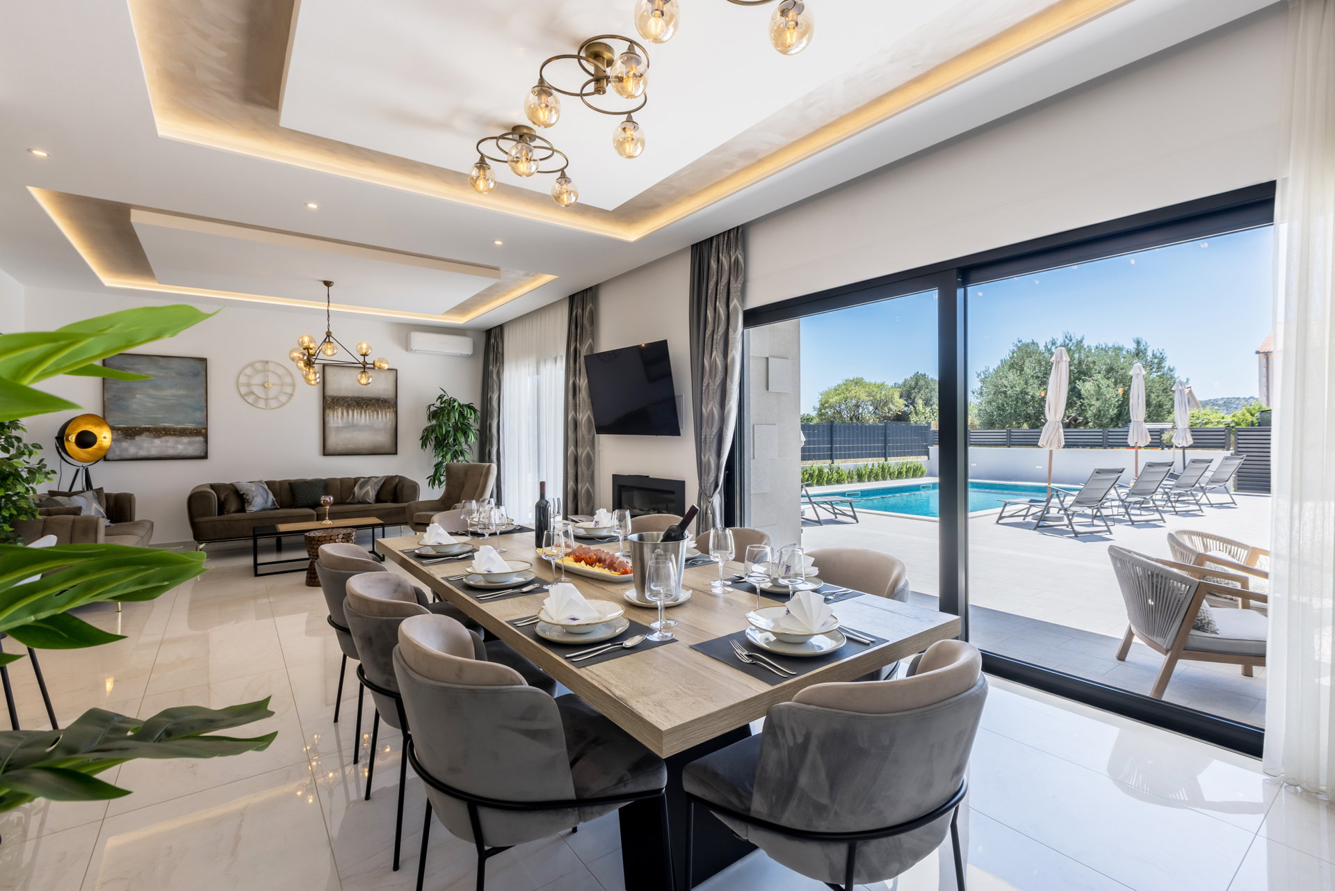 Luxury Villa Contessa with Pool