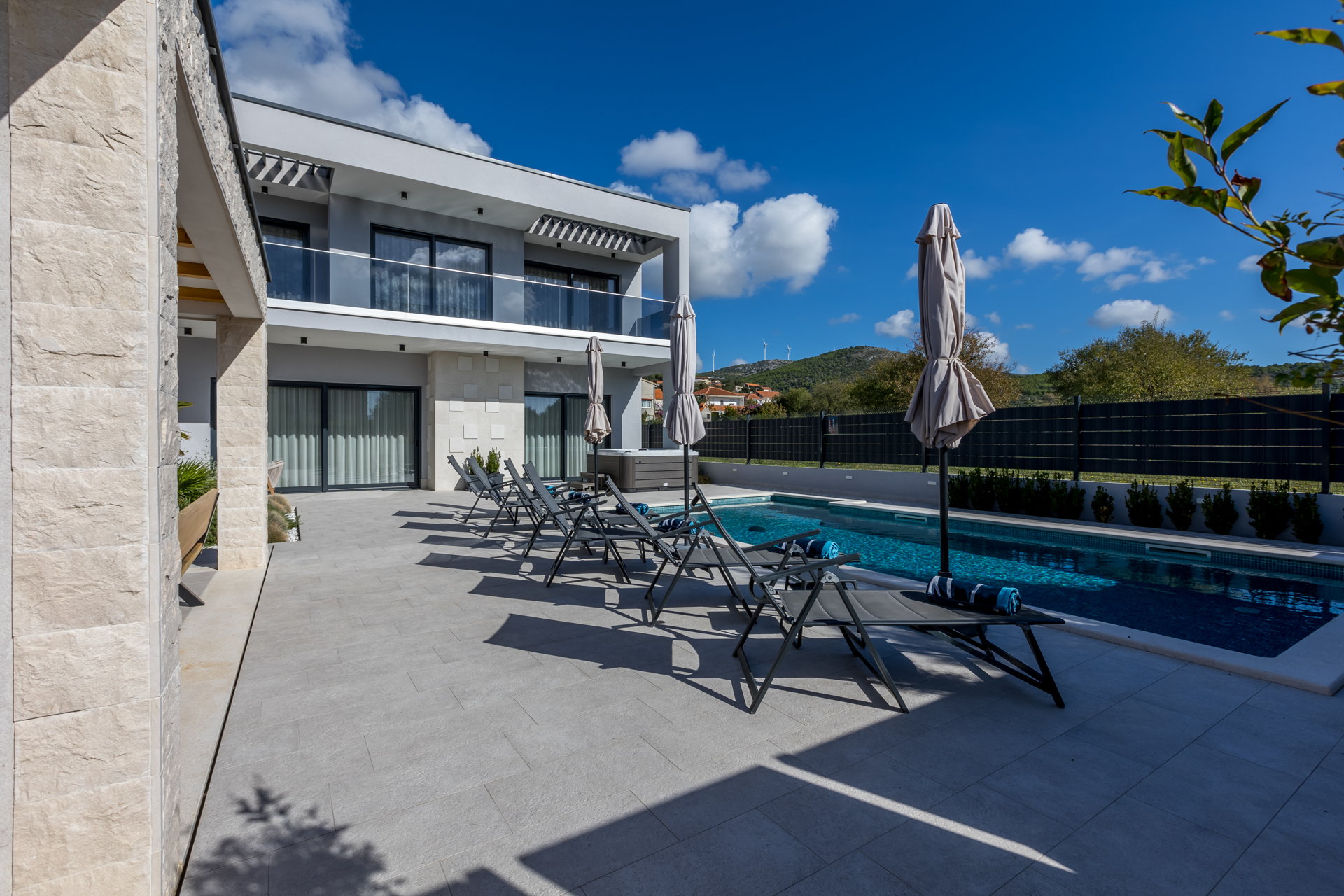 Luxury Villa Contessa with Pool