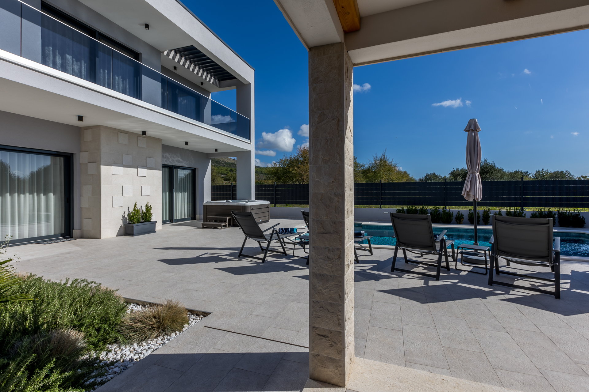 Luxury Villa Contessa with Pool
