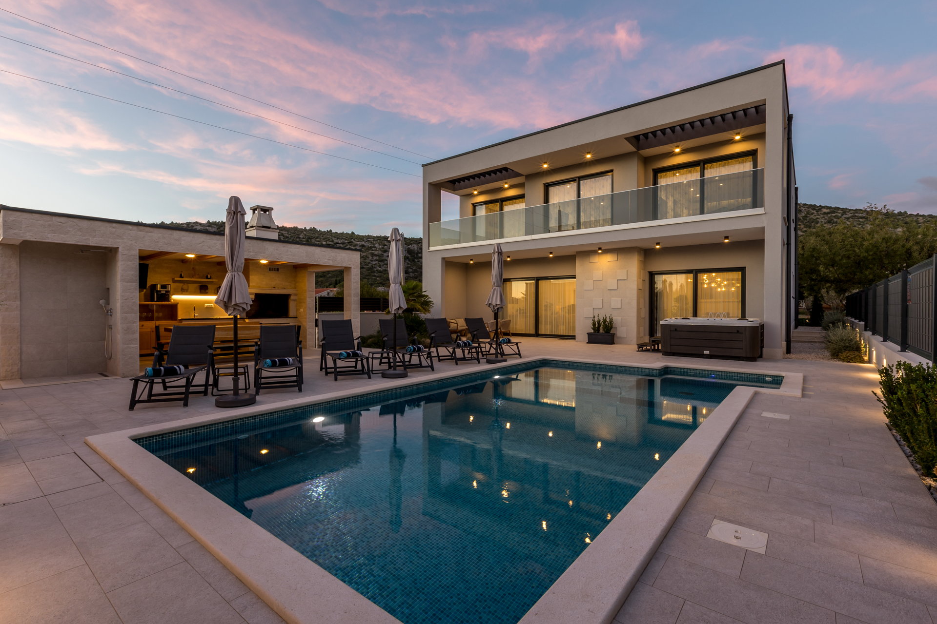 Luxury Villa Contessa with Pool