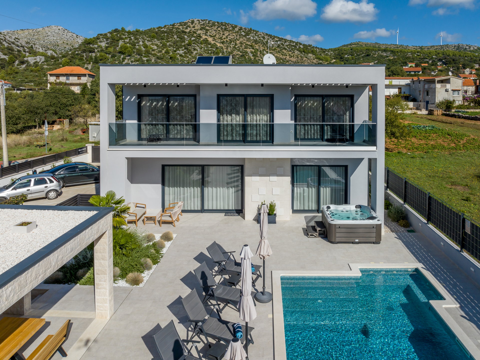 Luxury Villa Contessa with Pool