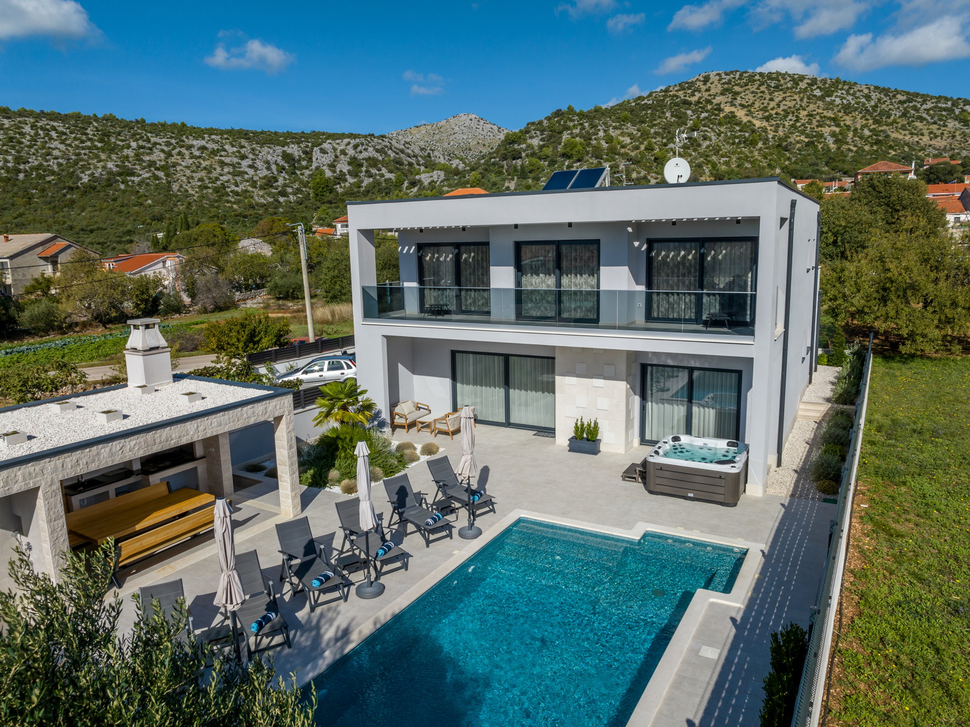 Luxury Villa Contessa with Pool