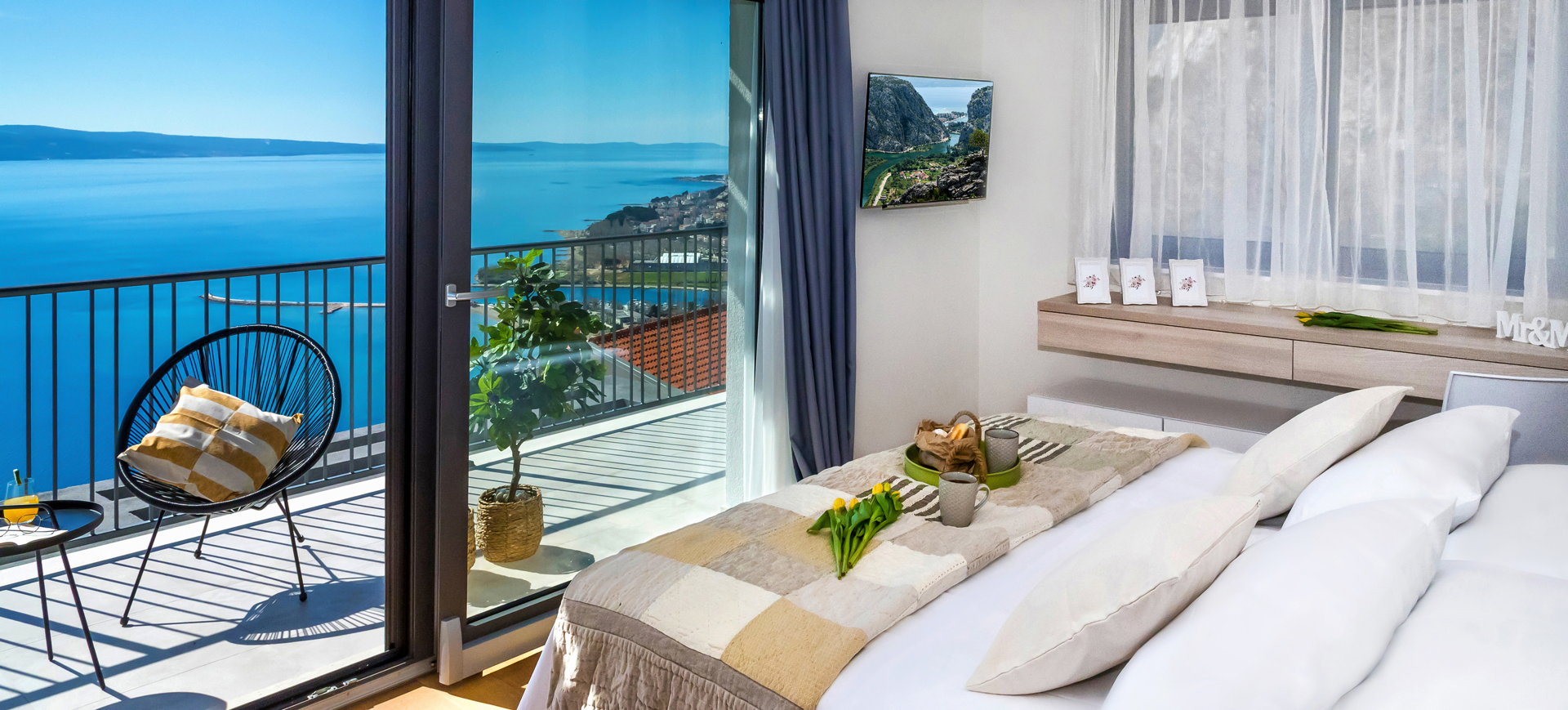 Luxury Villa Diorama with Pool