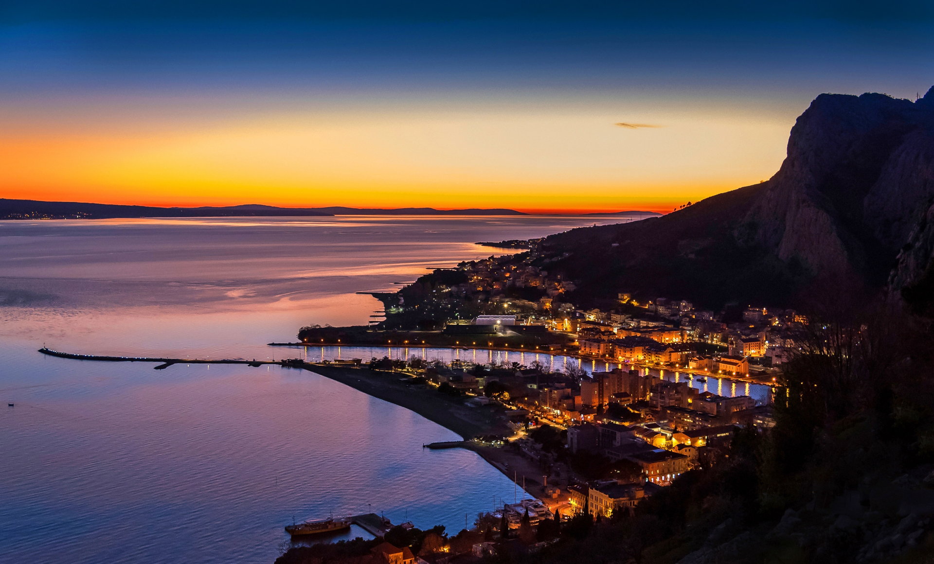 Luxury Villa Diorama with Pool
