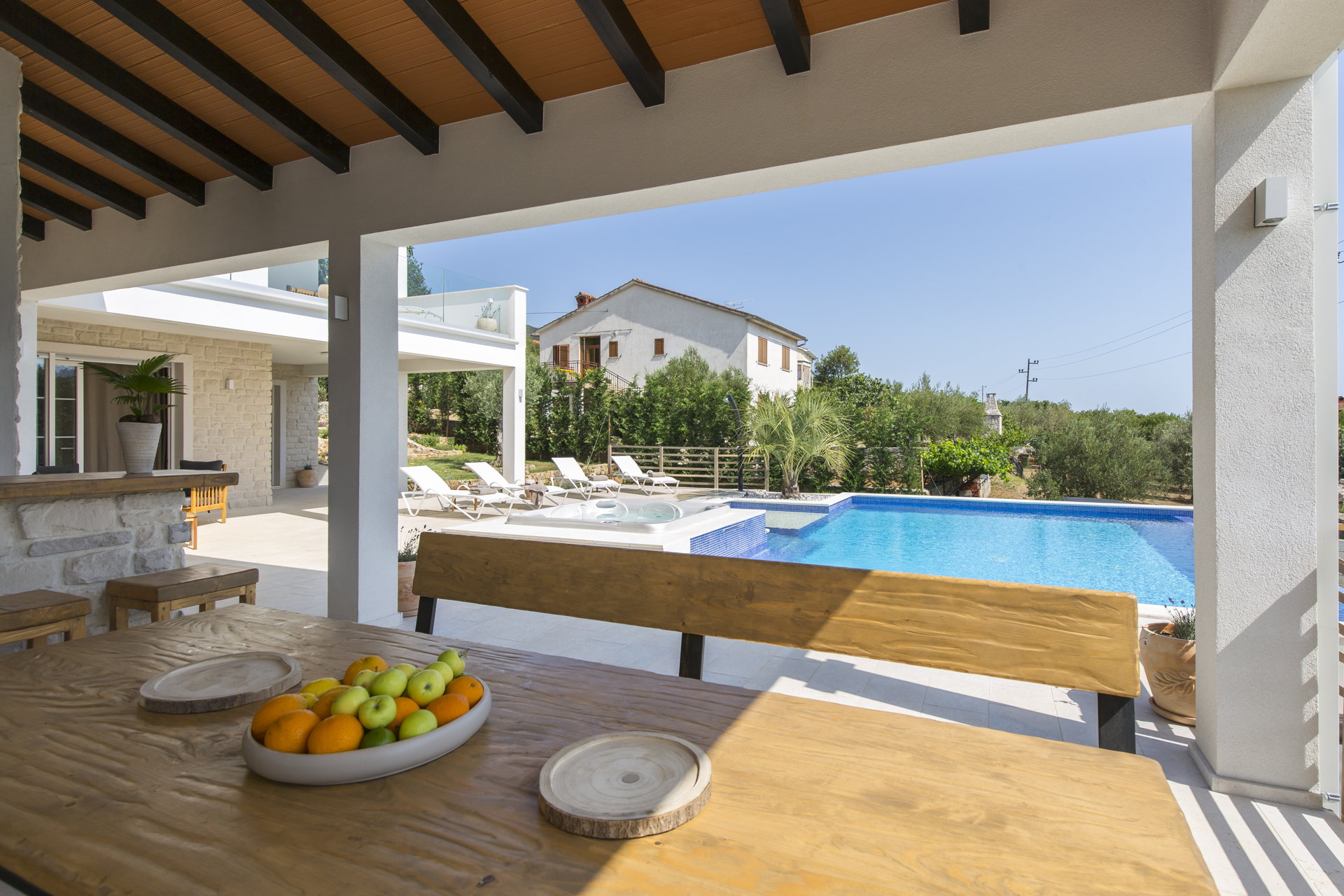 Villa Sunny Day with Pool