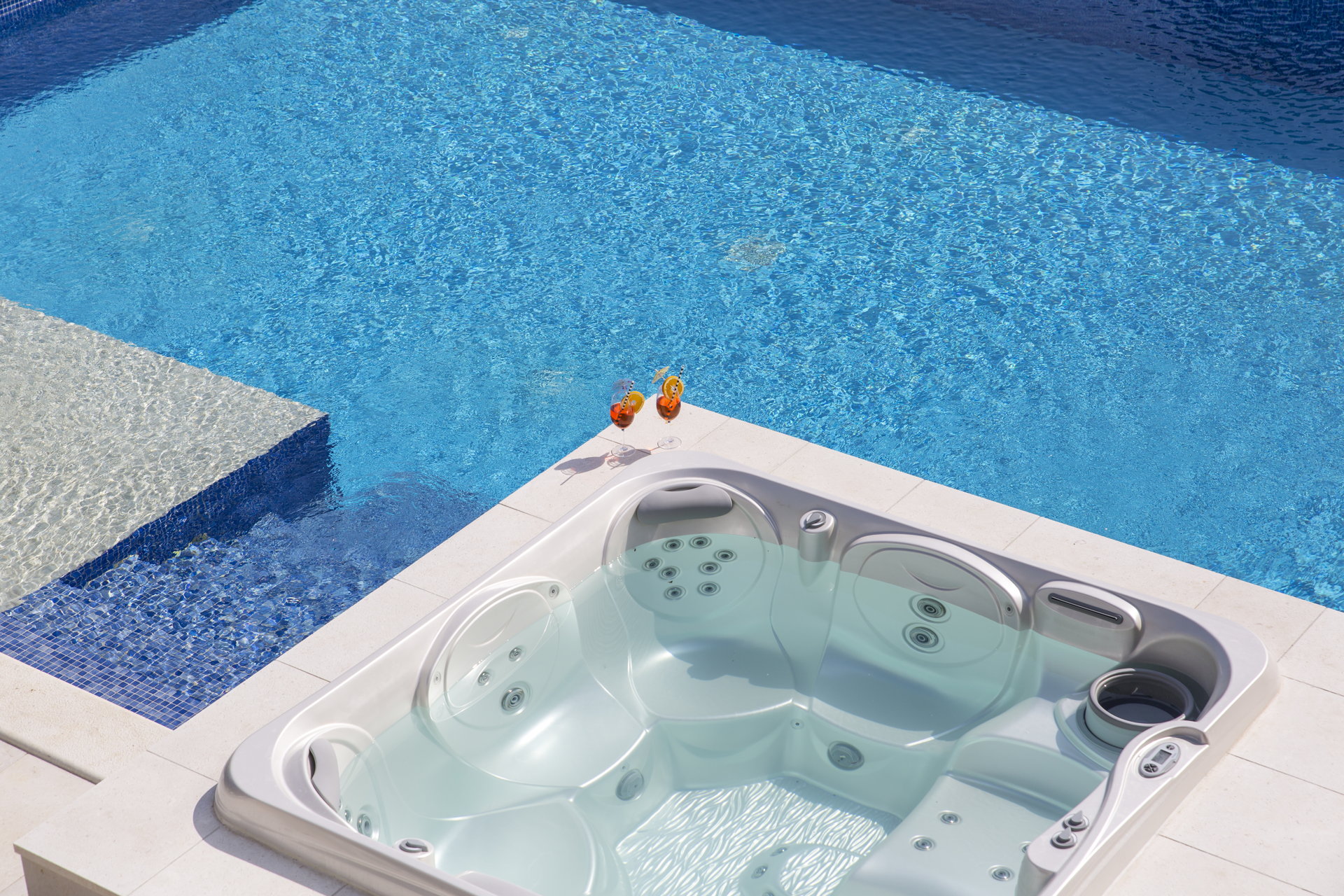 Villa Sunny Day with Pool