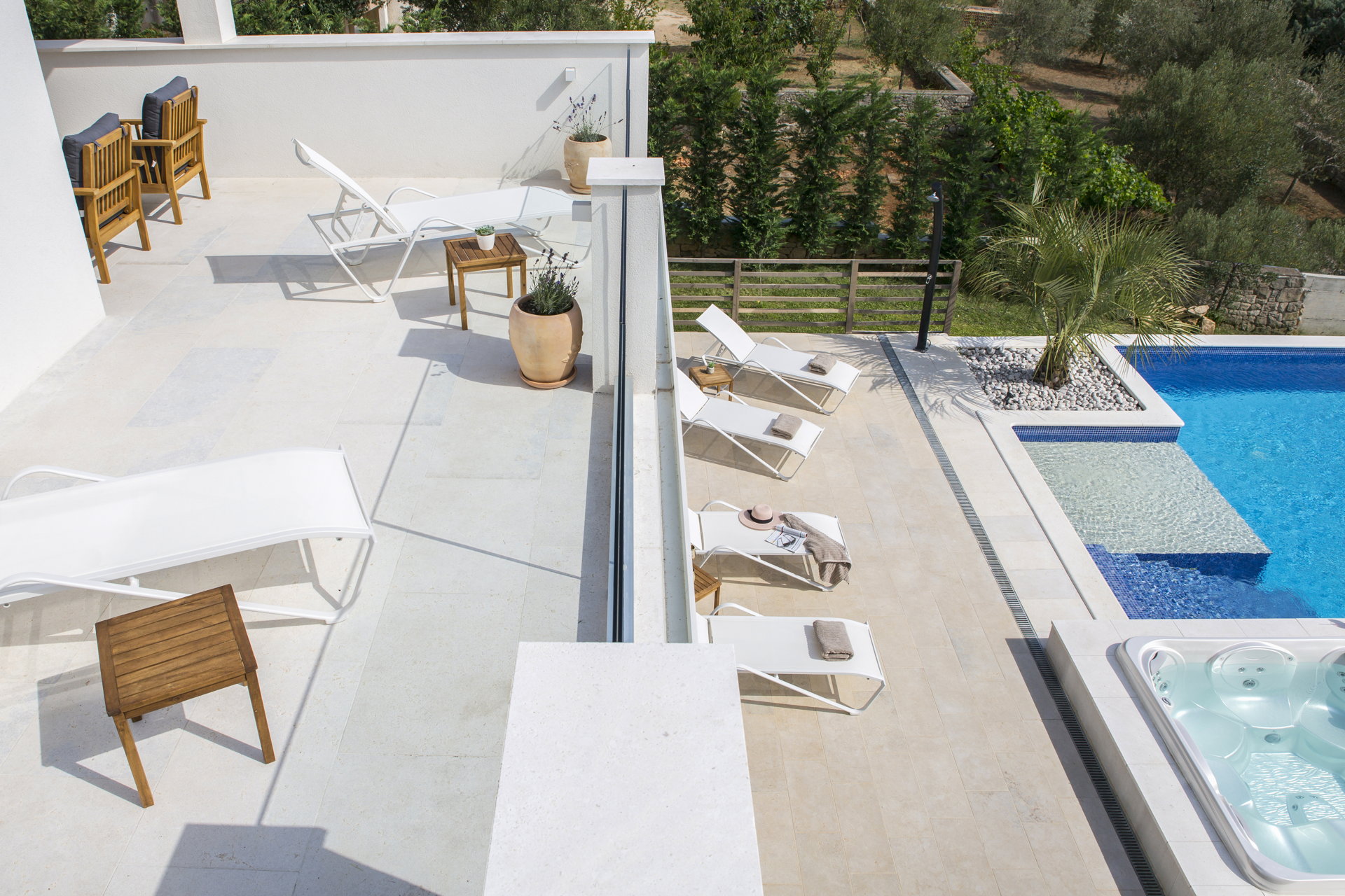 Villa Sunny Day with Pool