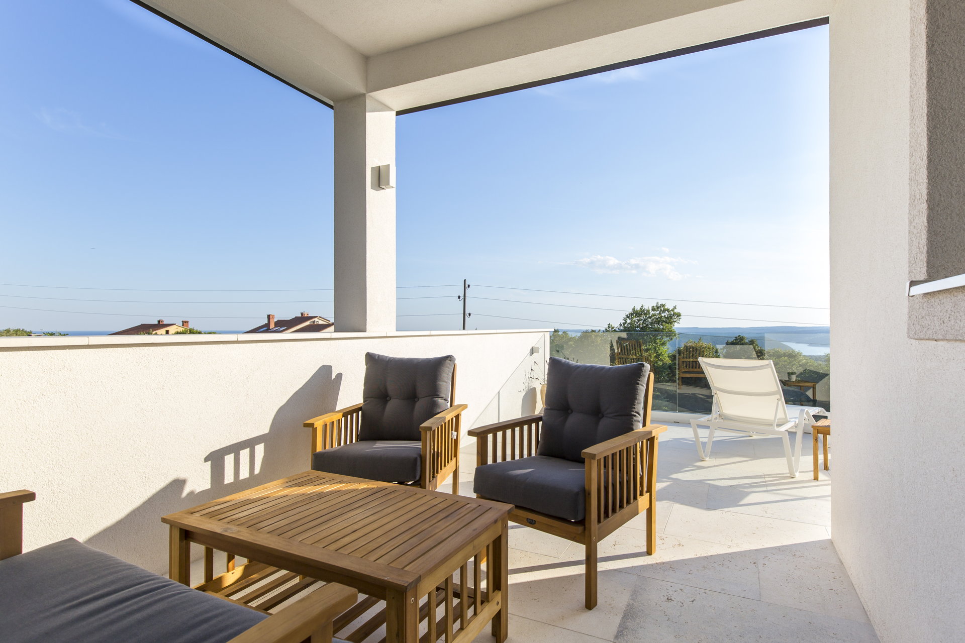 Villa Sunny Day with Pool