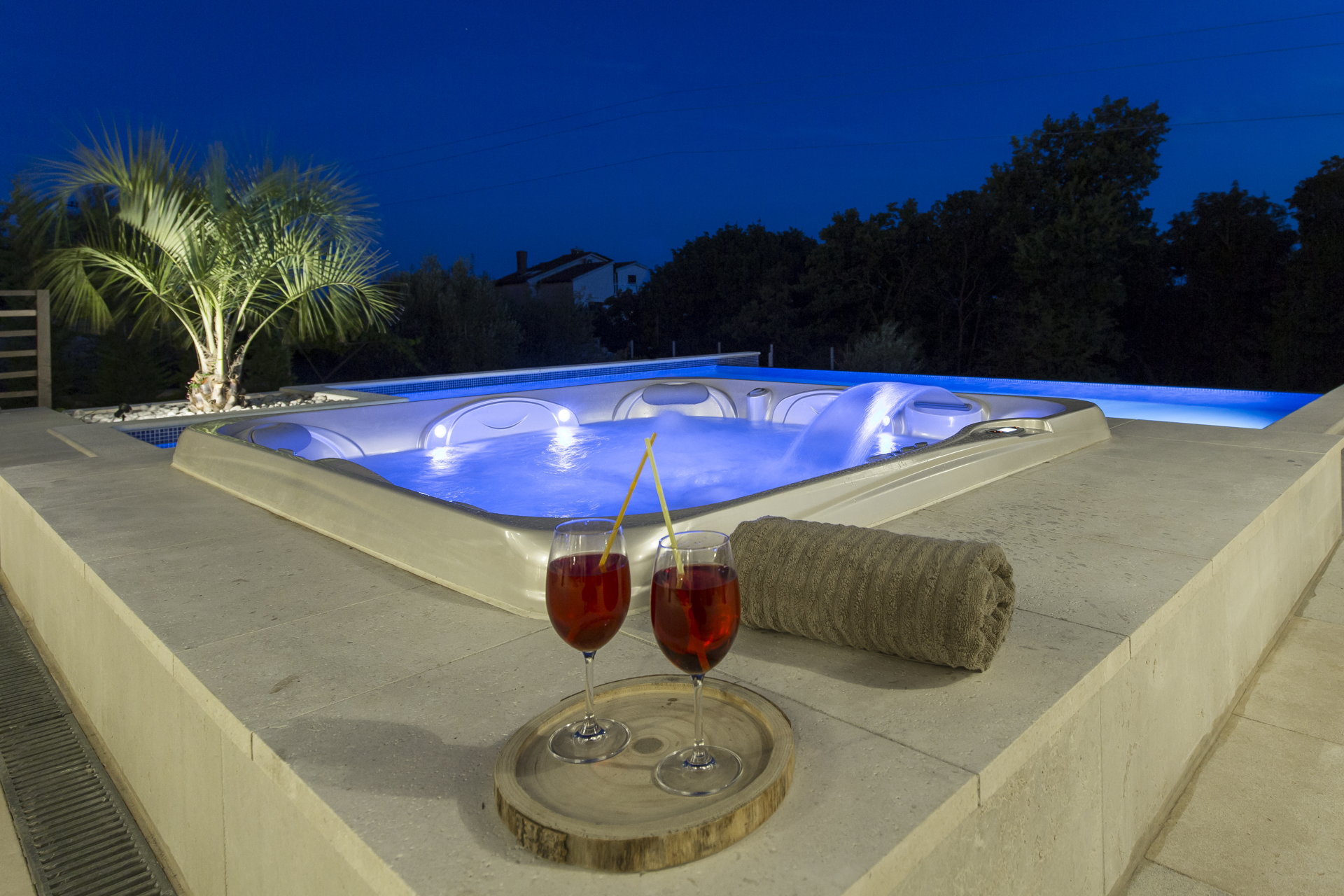 Villa Sunny Day with Pool