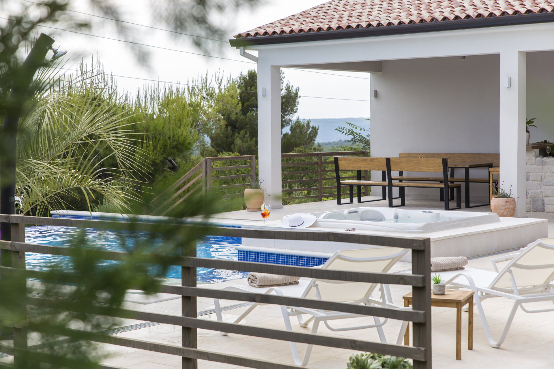 Villa Sunny Day with Pool