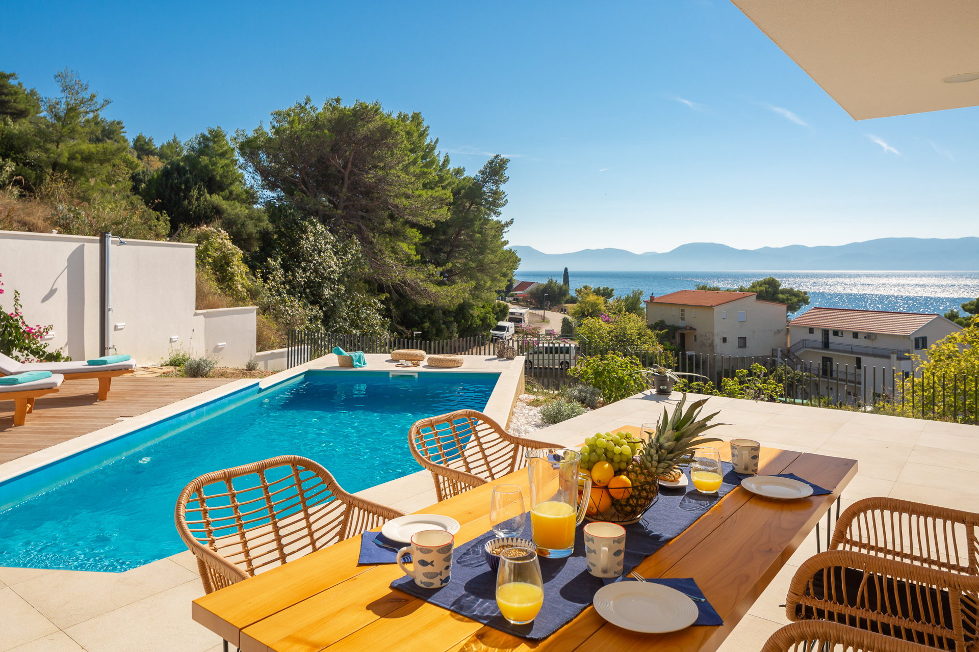 Villa Sun Kissed with Pool