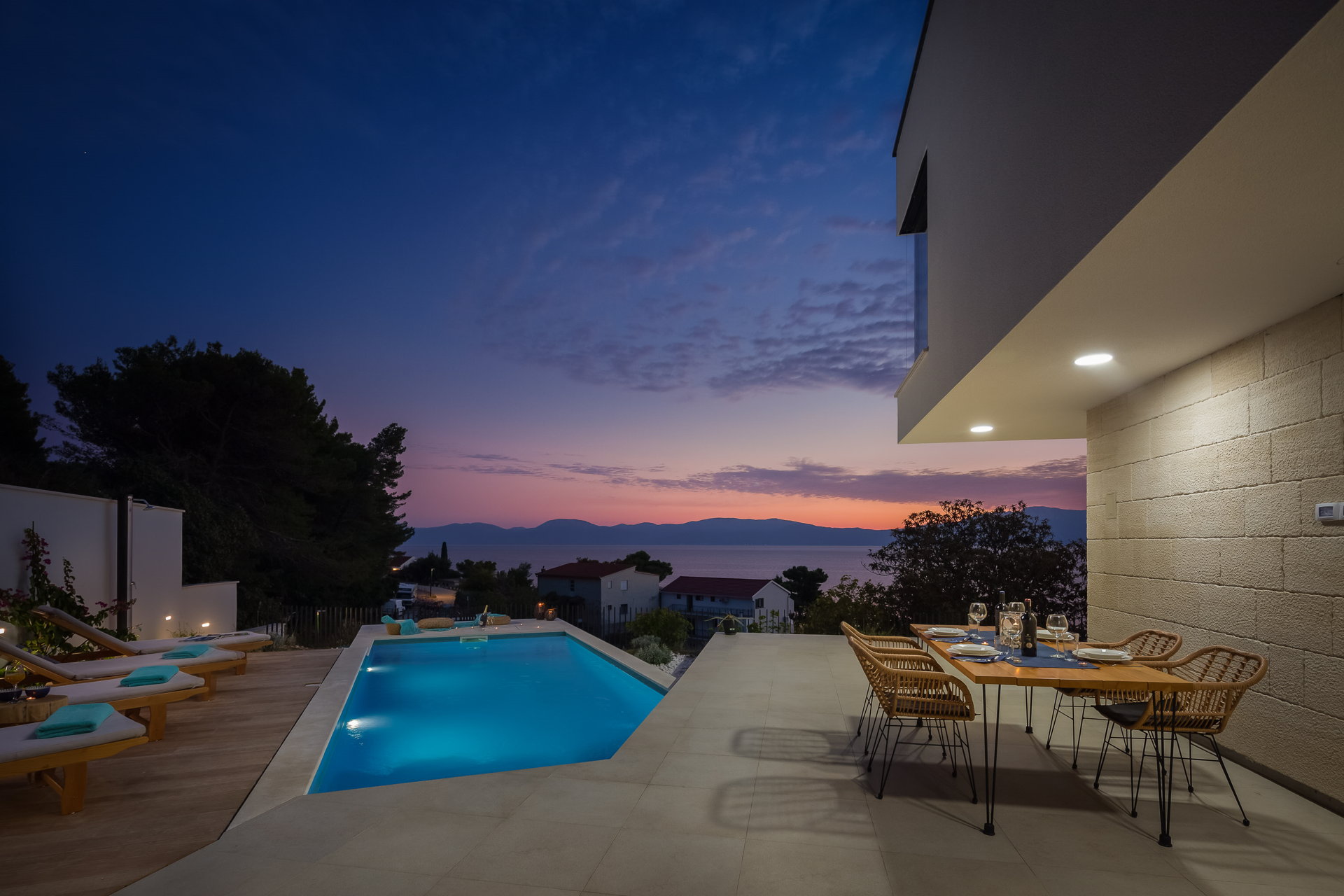 Villa Sun Kissed with Pool
