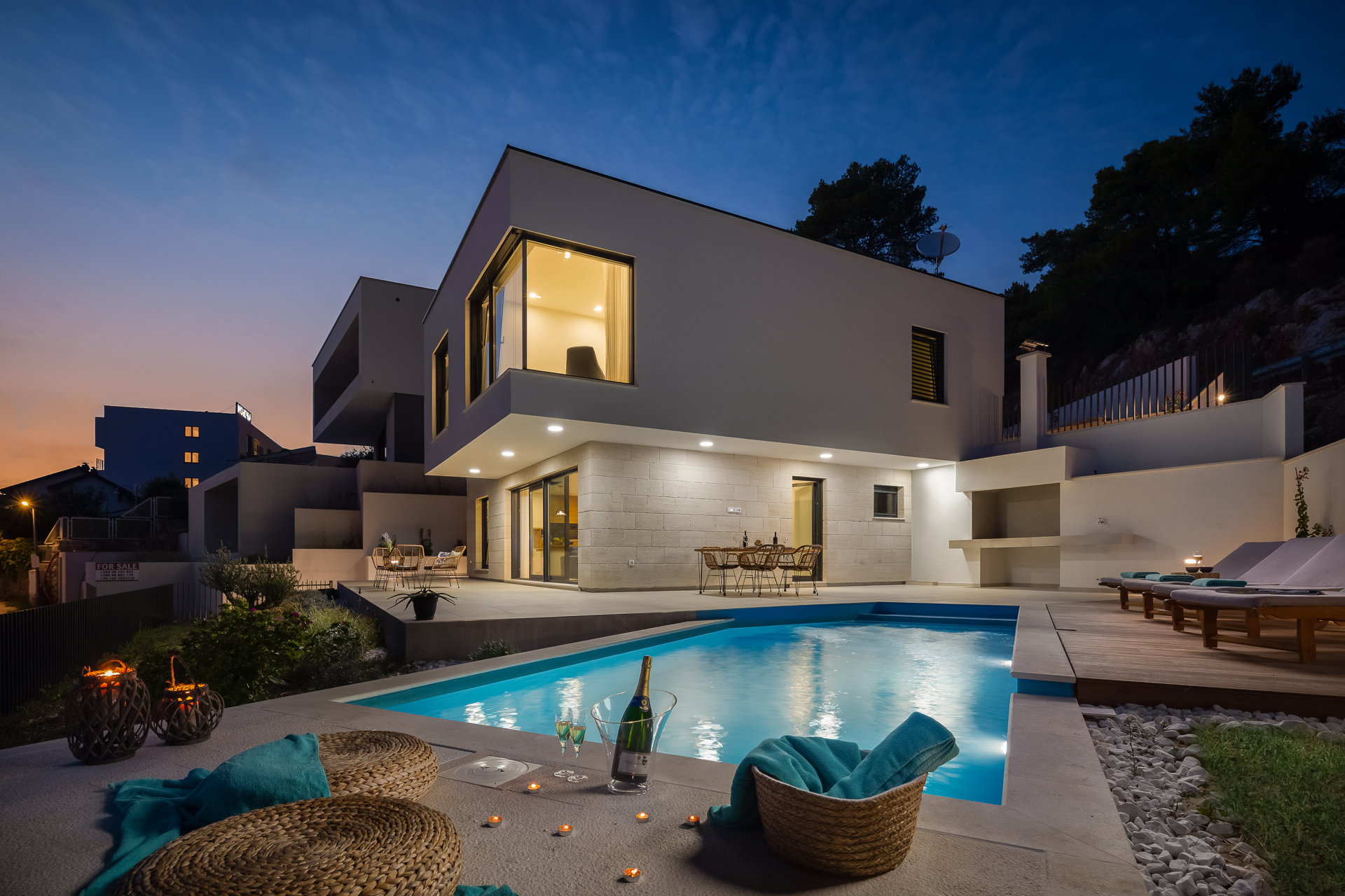 Villa Sun Kissed with Pool