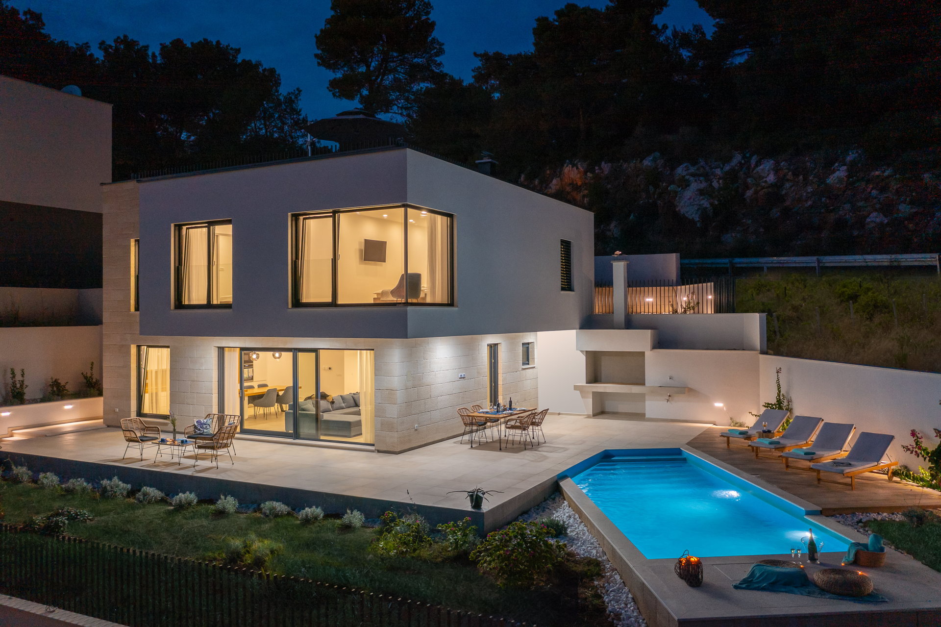 Villa Sun Kissed with Pool
