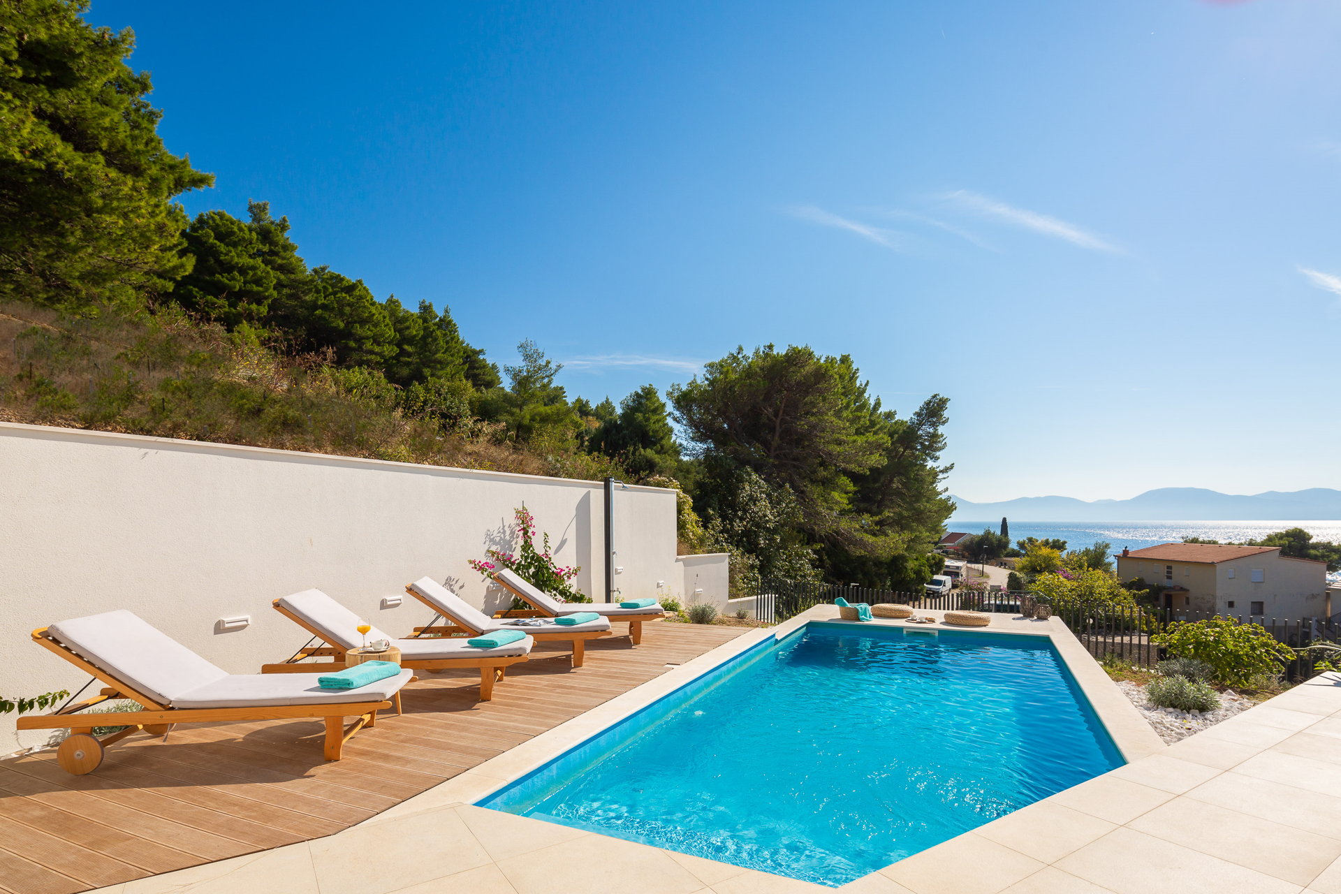Villa Sun Kissed with Pool