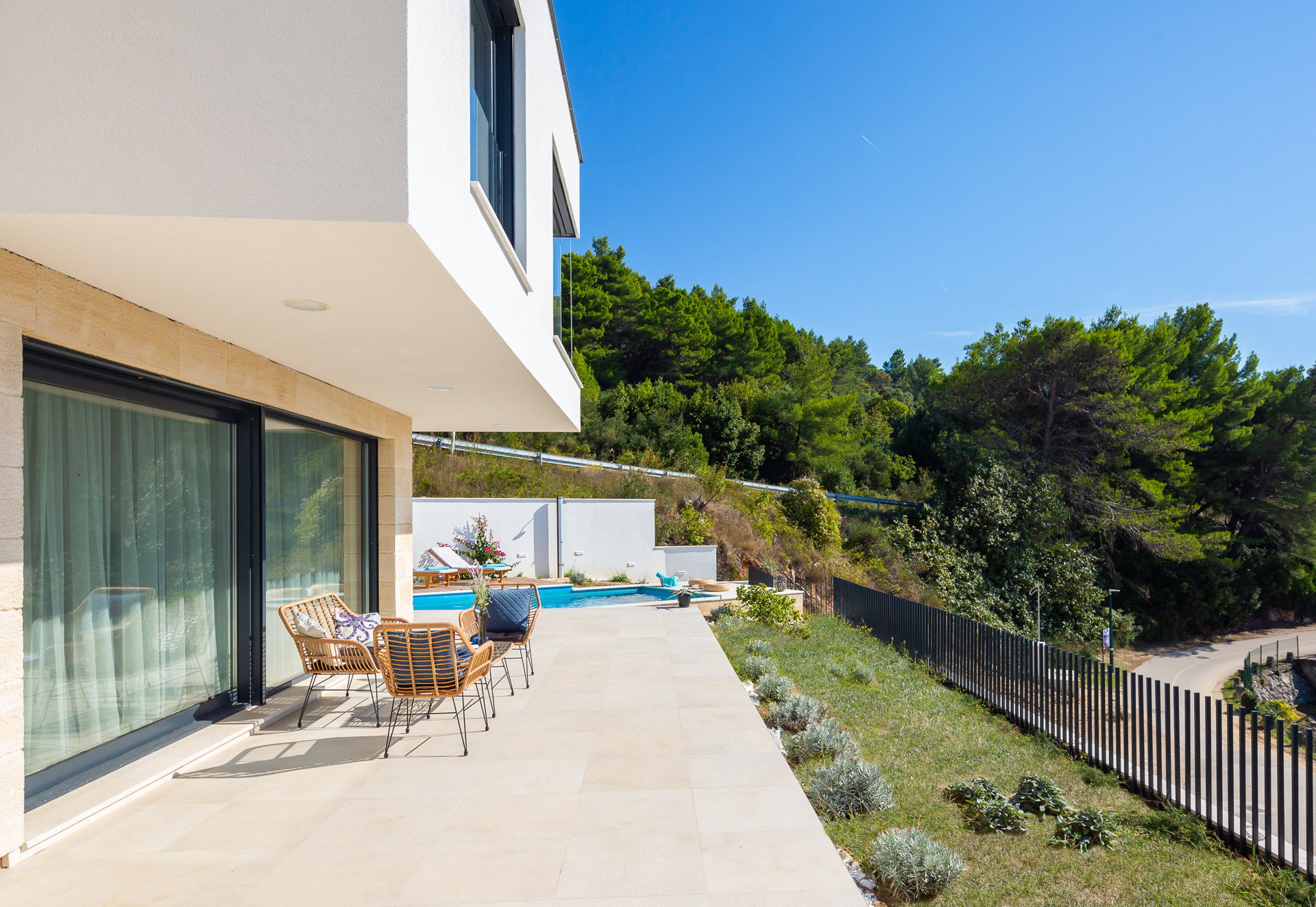 Villa Sun Kissed with Pool