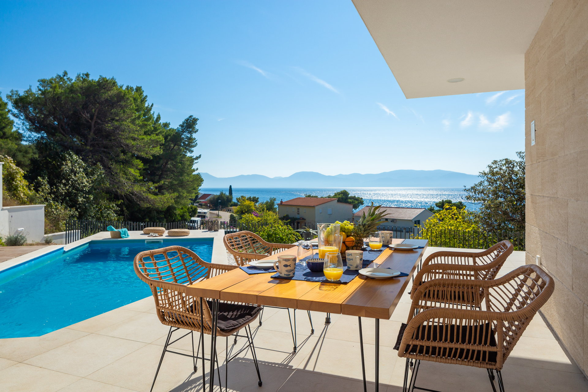 Villa Sun Kissed with Pool