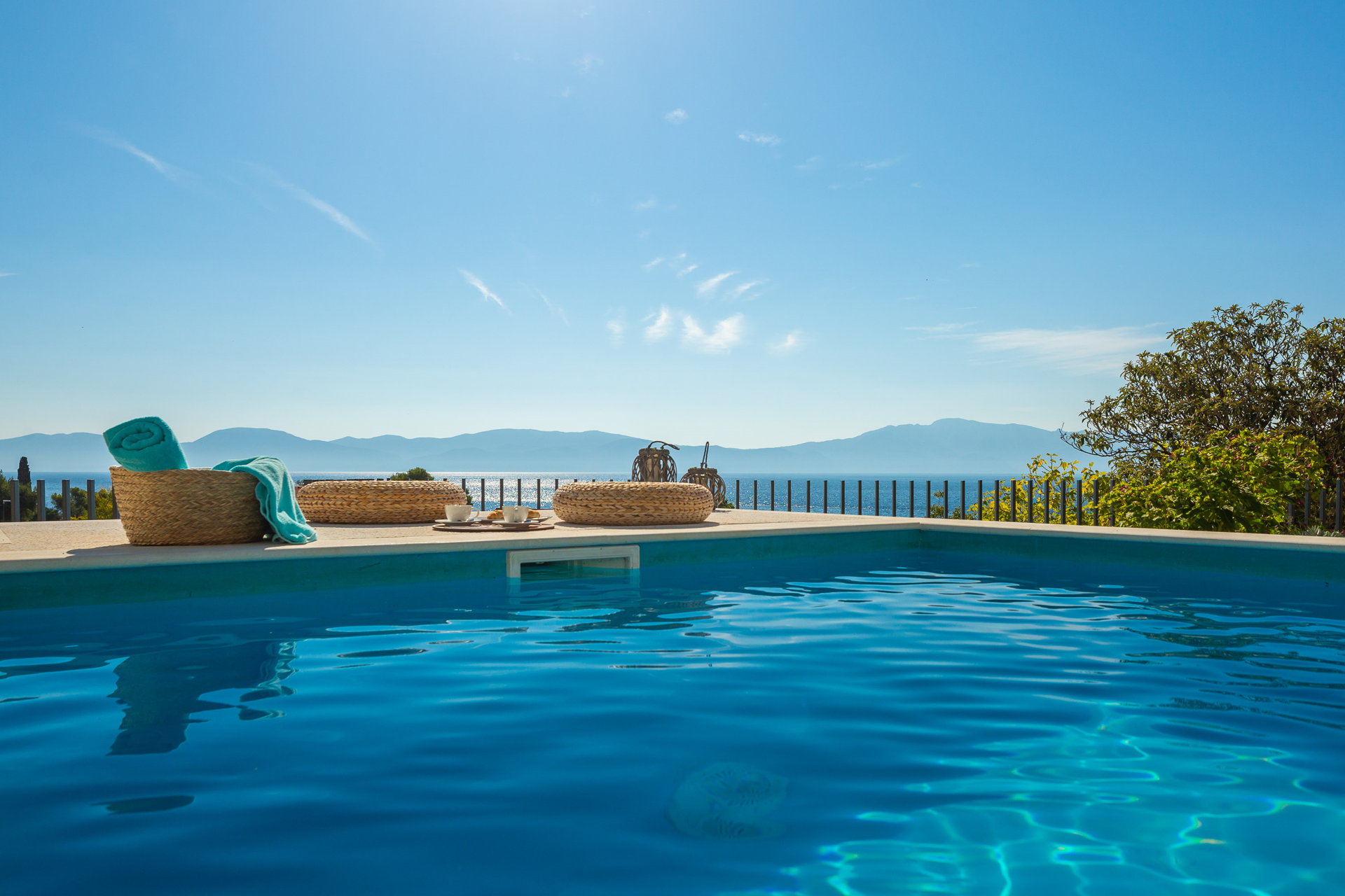 Villa Sun Kissed with Pool