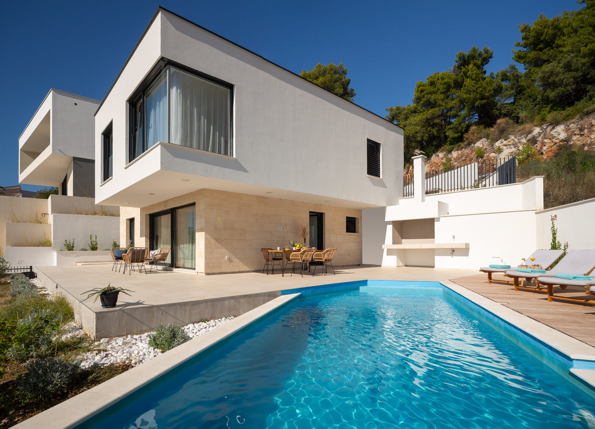 Villa Sun Kissed with Pool