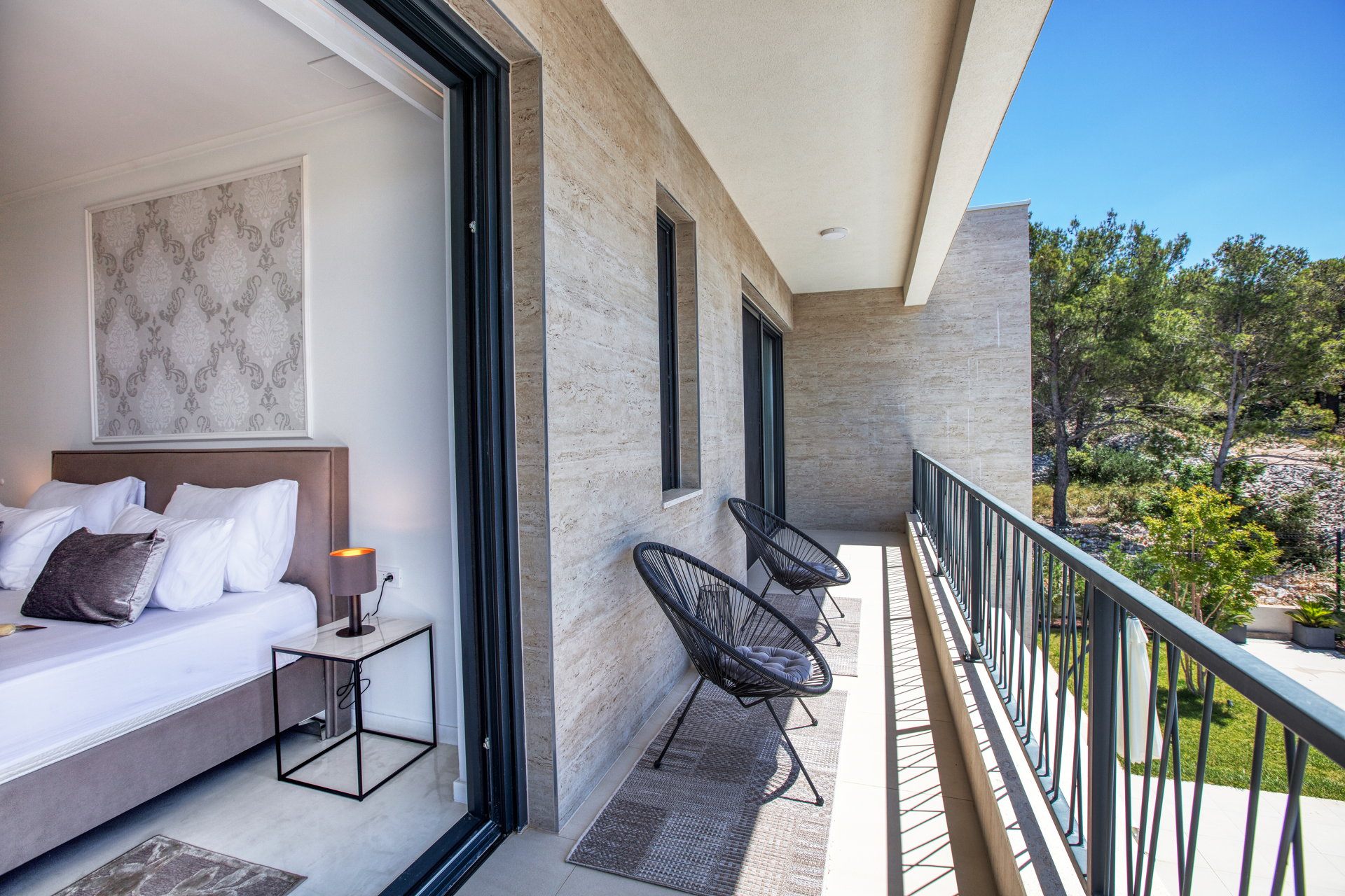 Luxury Villa Touch of Art with Pool