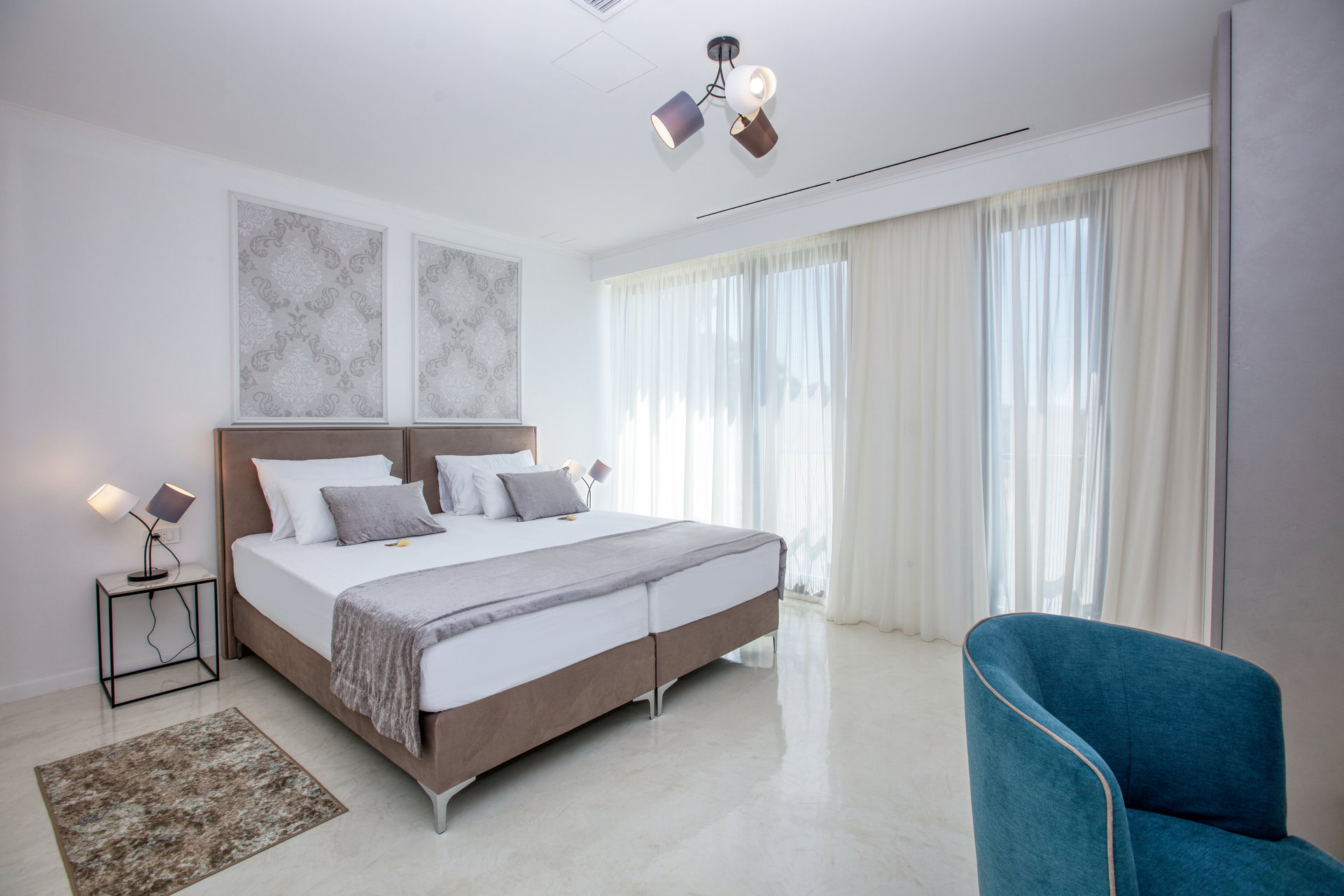Luxury Villa Touch of Art with Pool