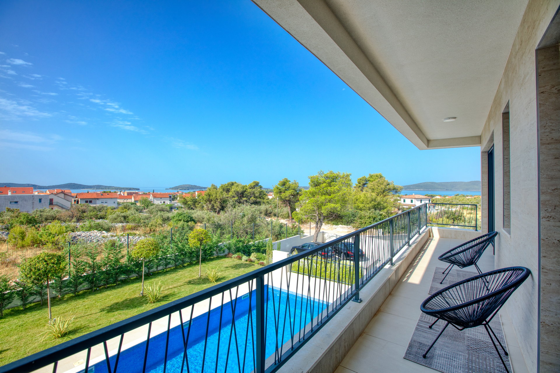 Luxury Villa Touch of Art with Pool