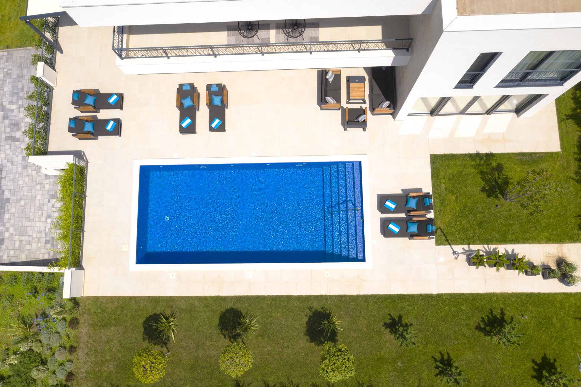Luxury Villa Touch of Art with Pool