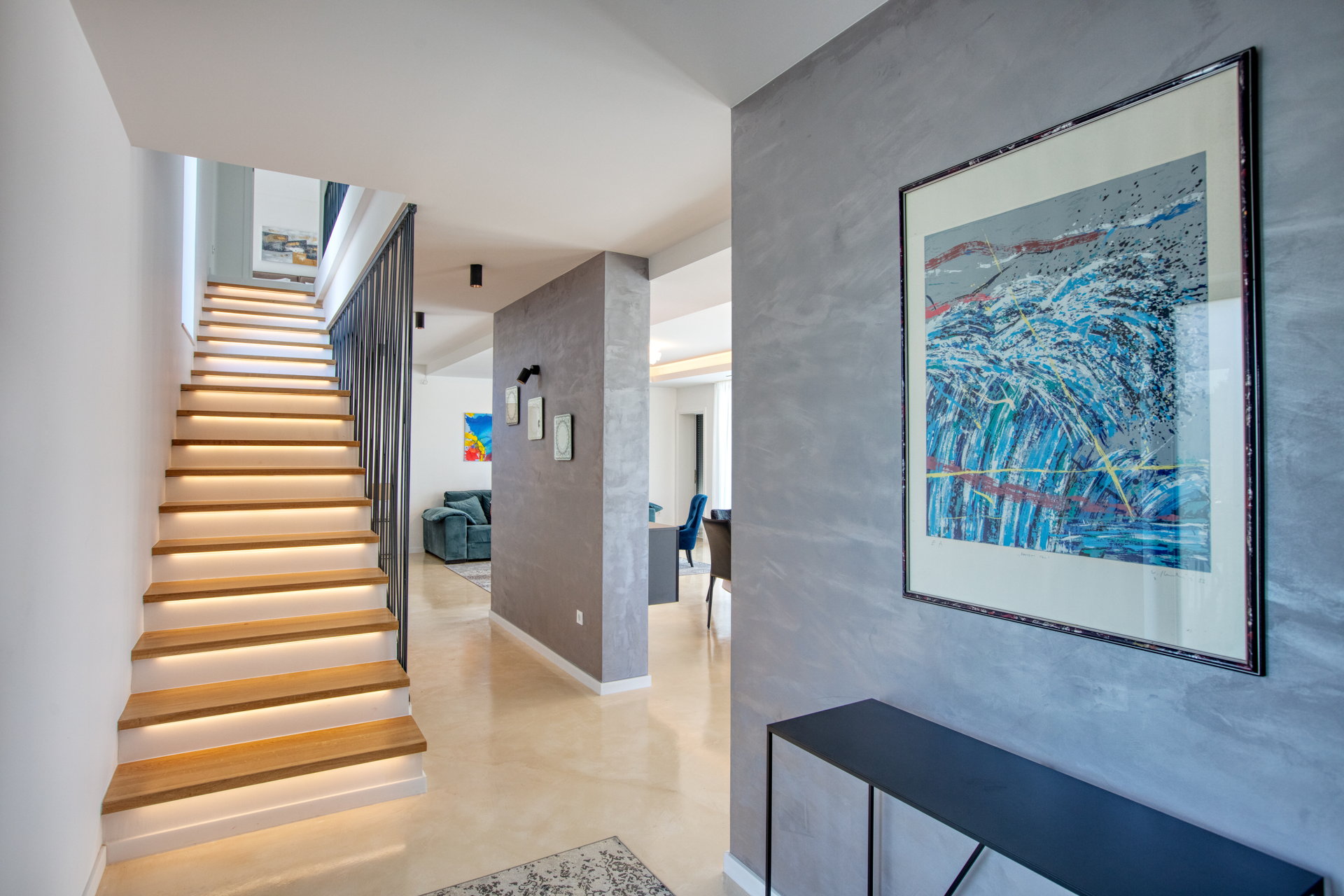 Luxury Villa Touch of Art with Pool