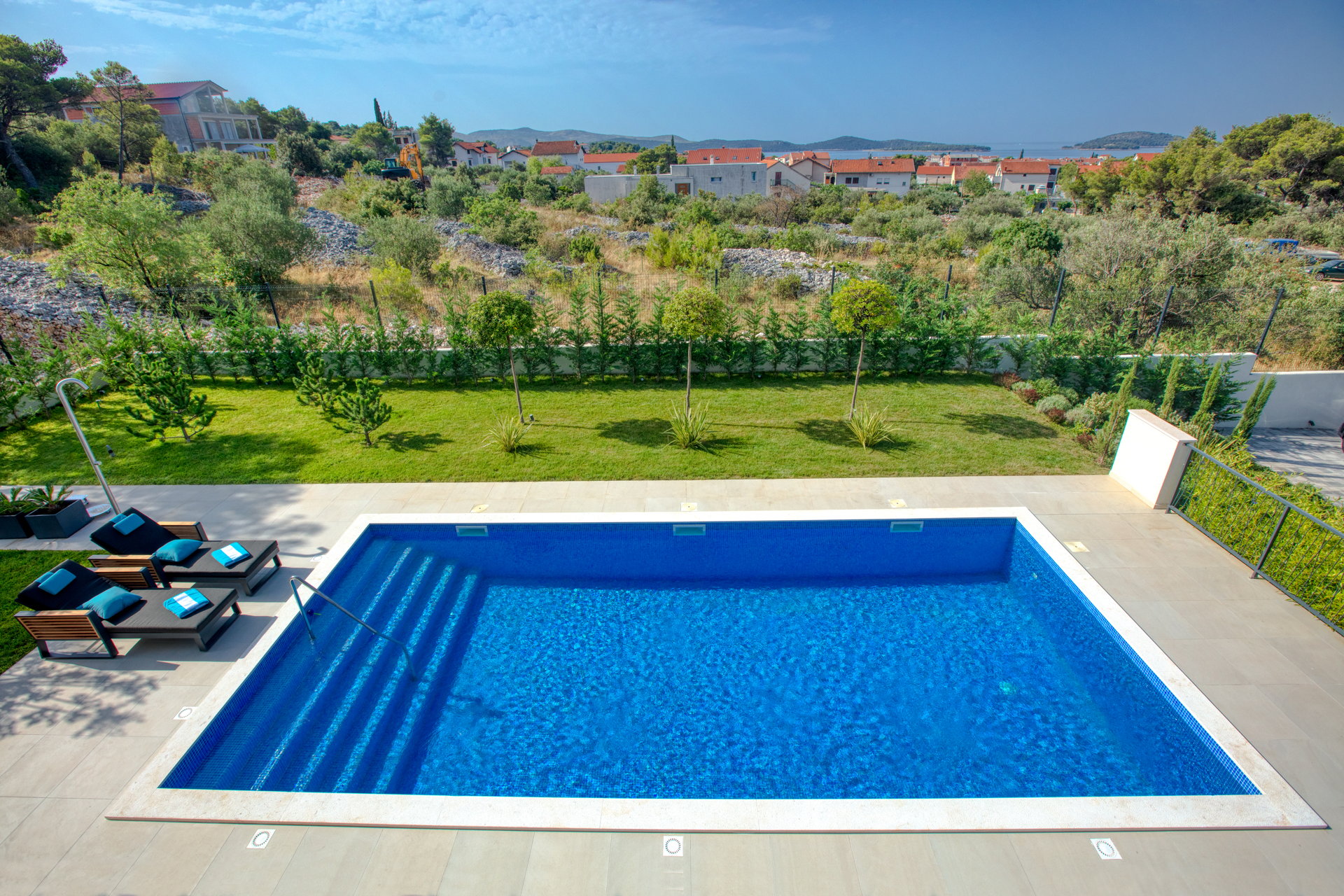 Luxury Villa Touch of Art with Pool