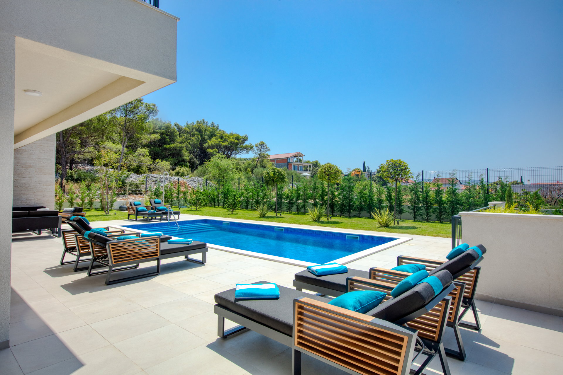 Luxury Villa Touch of Art with Pool