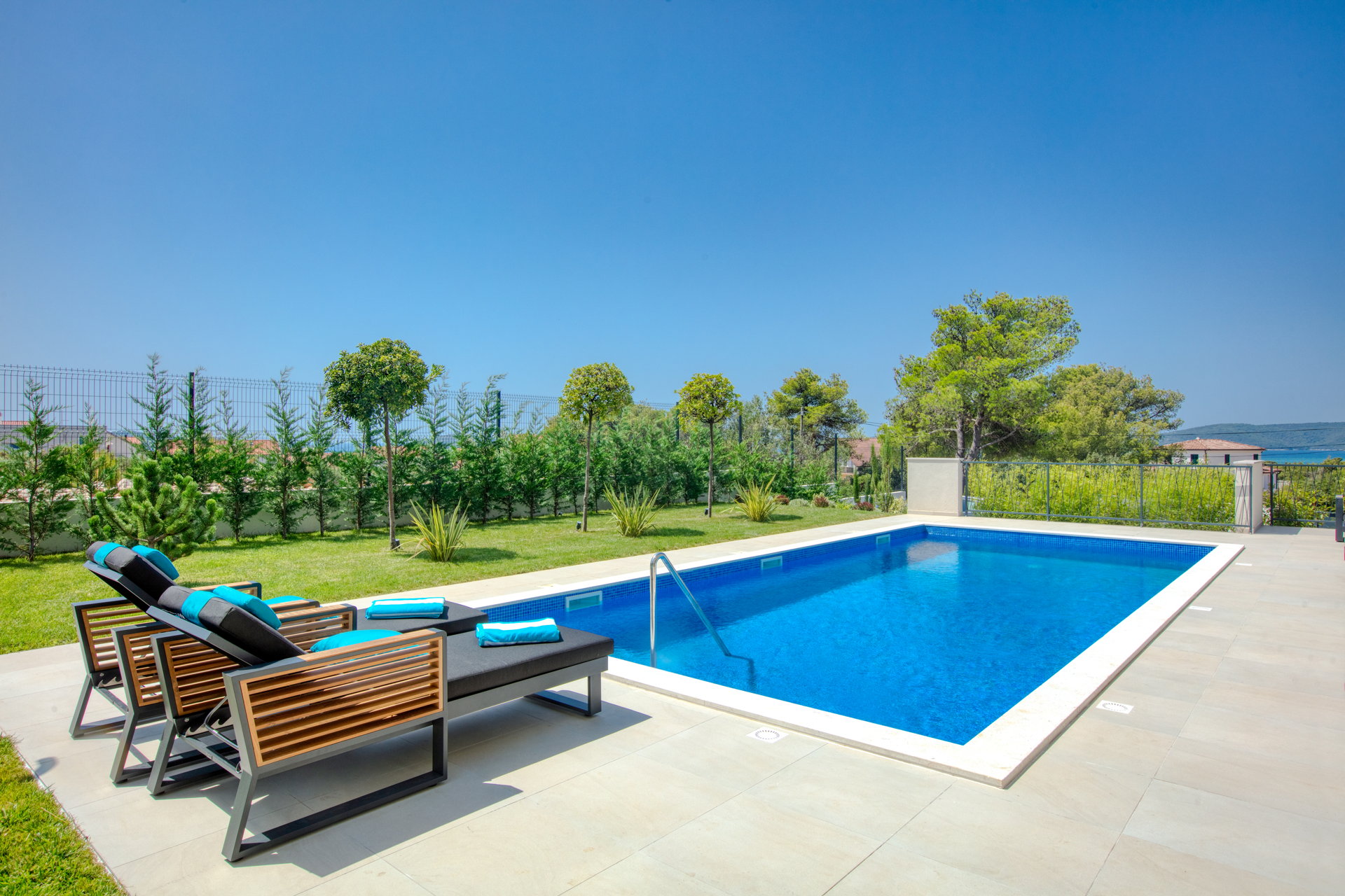 Luxury Villa Touch of Art with Pool