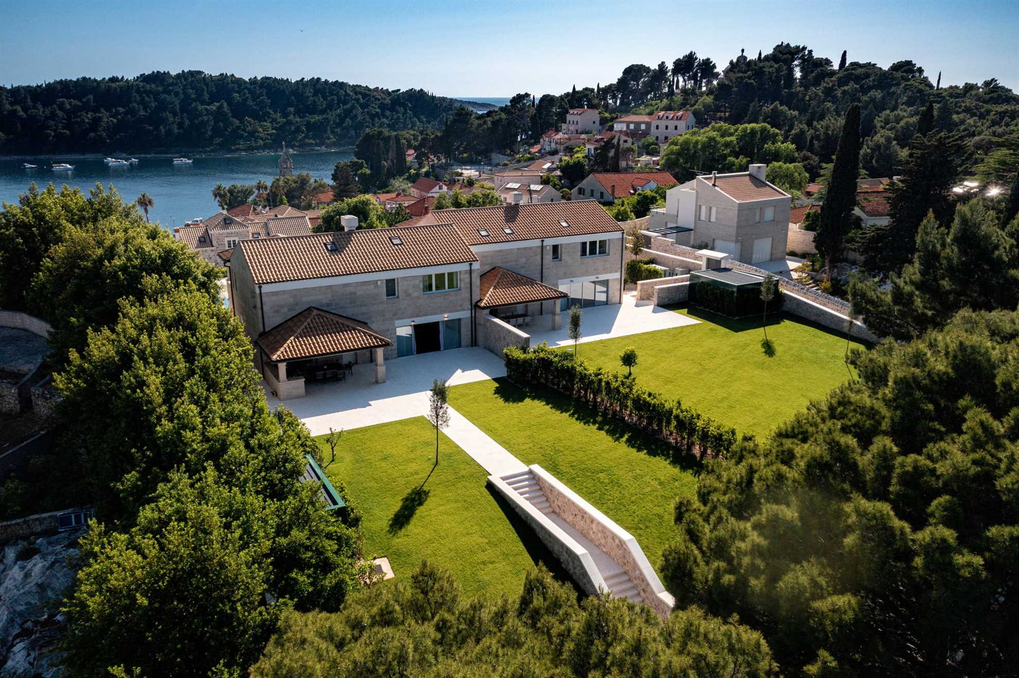 Image of Luxury Villa Somber with Pool