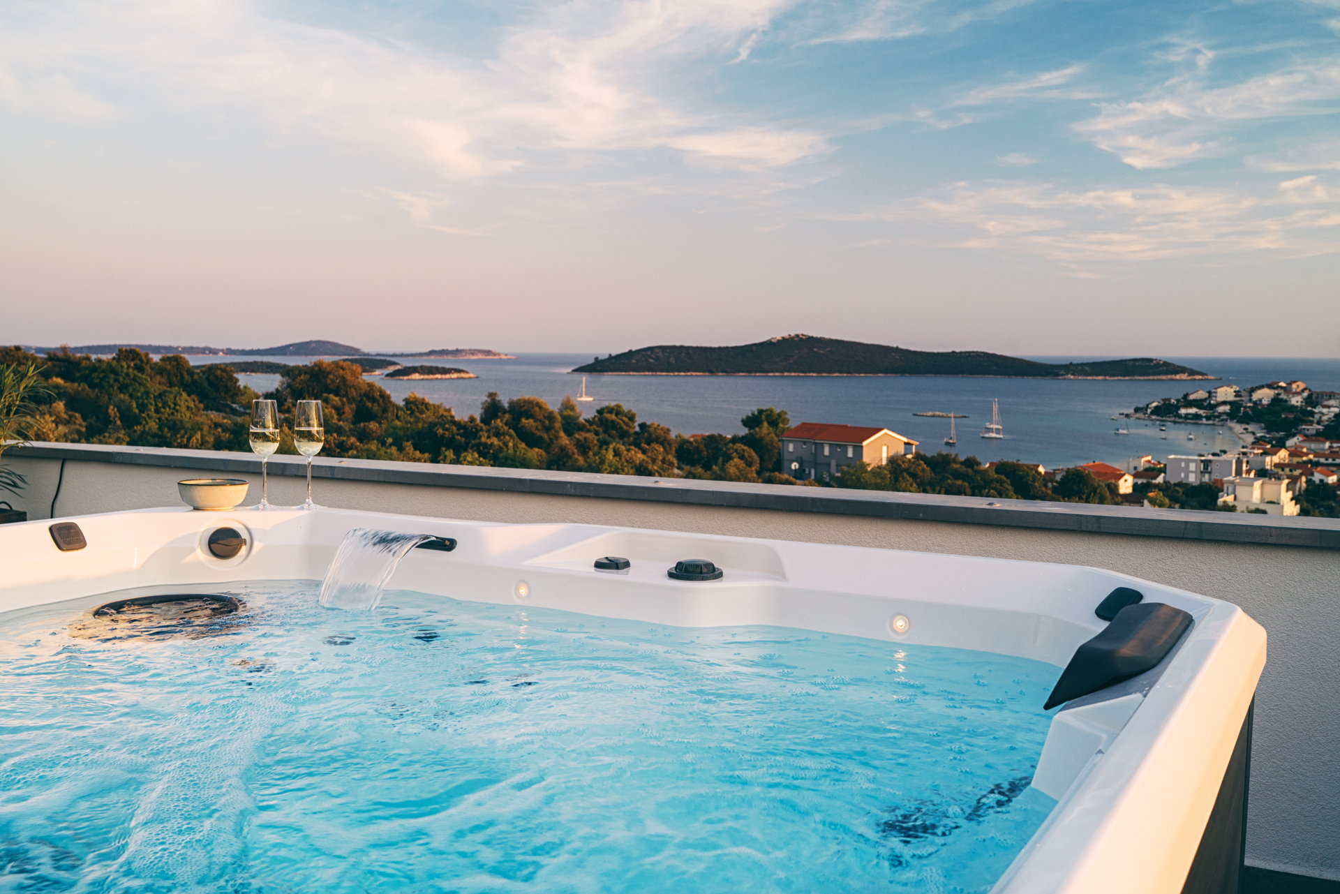 Villa Regina Azzurra with Pool