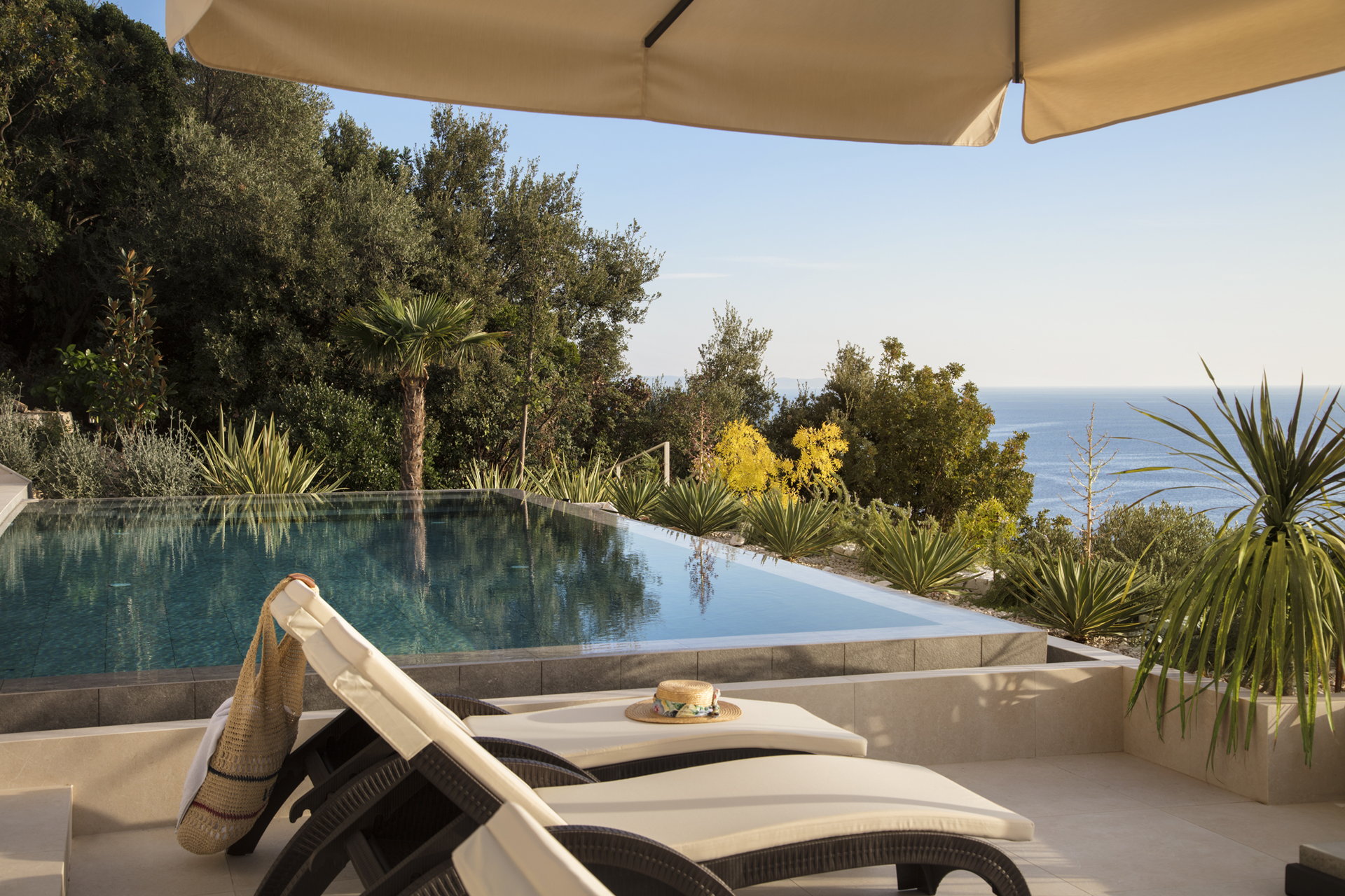 Luxury Villa Bevel with Pool