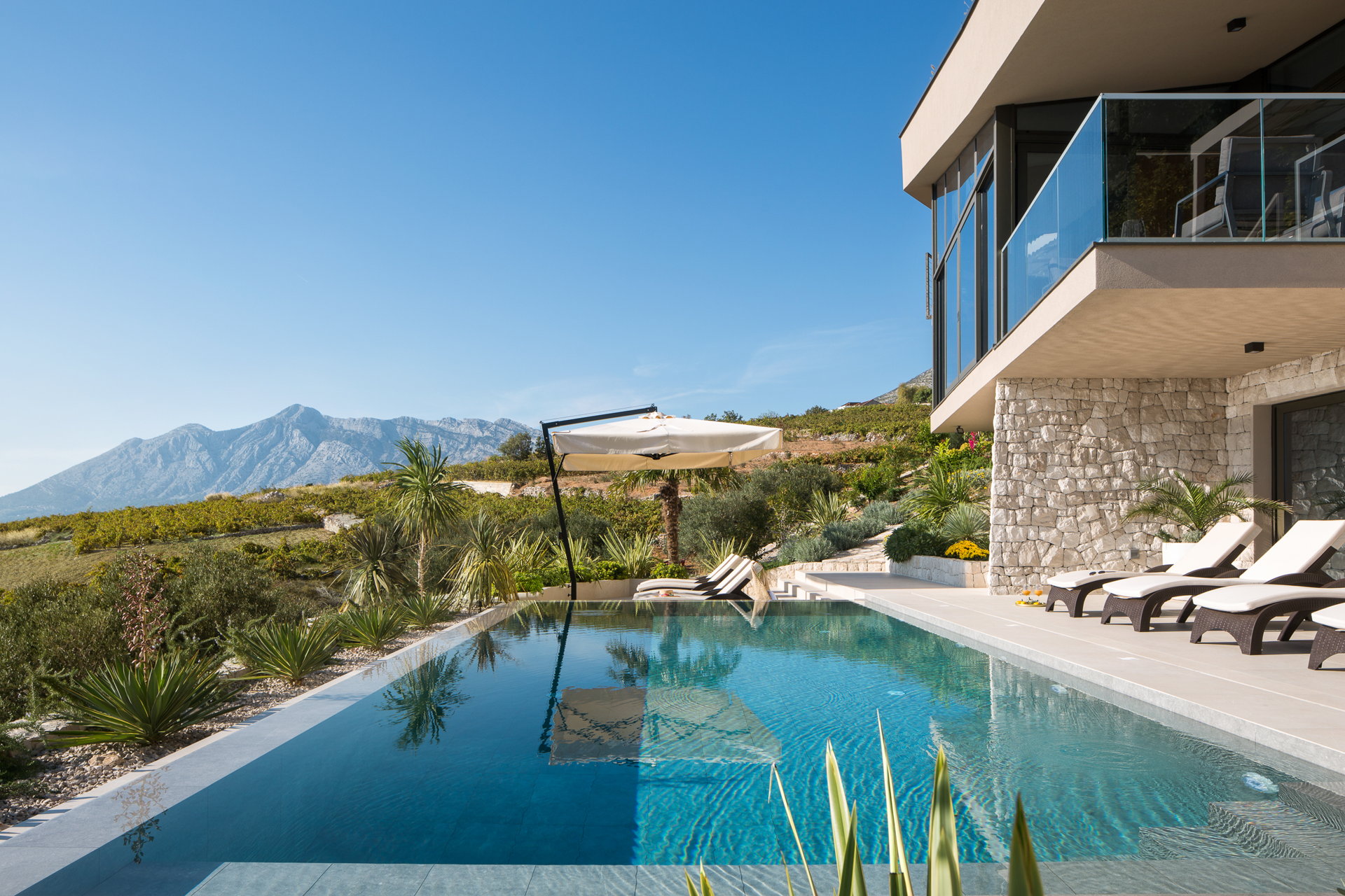 Luxury Villa Bevel with Pool