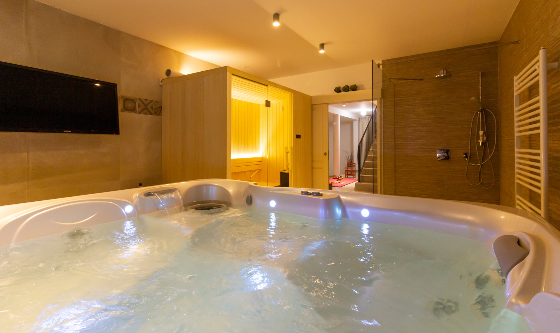 Villa Lirica with Pool
