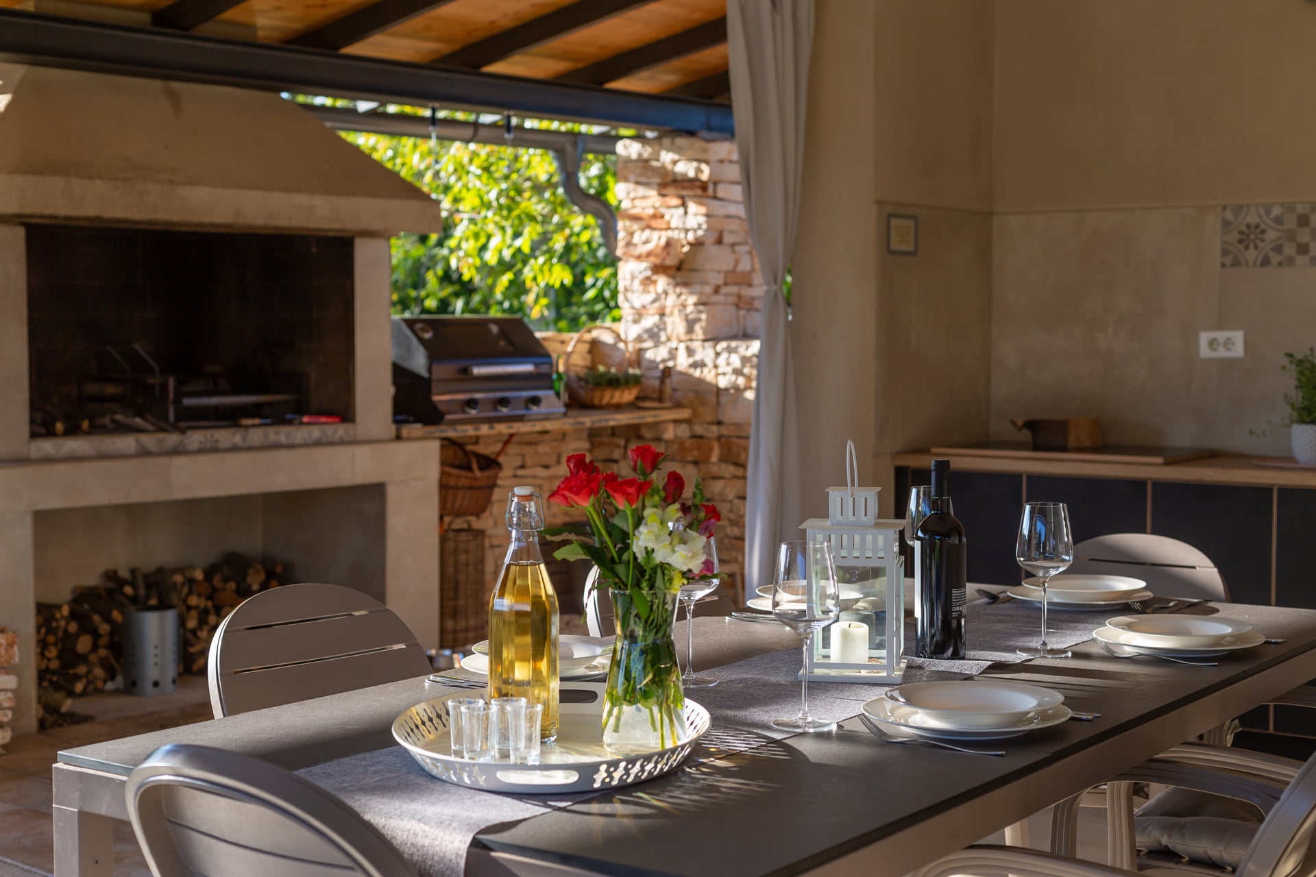Villa Lirica with Pool