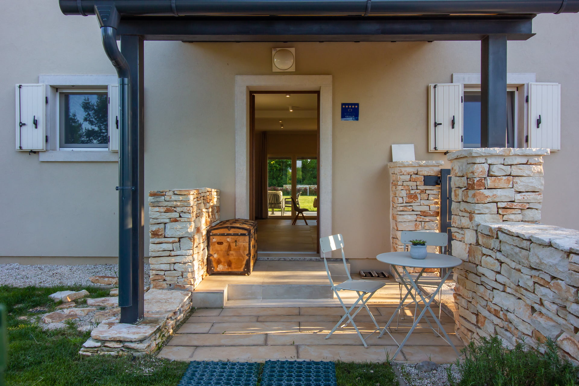 Villa Lirica with Pool
