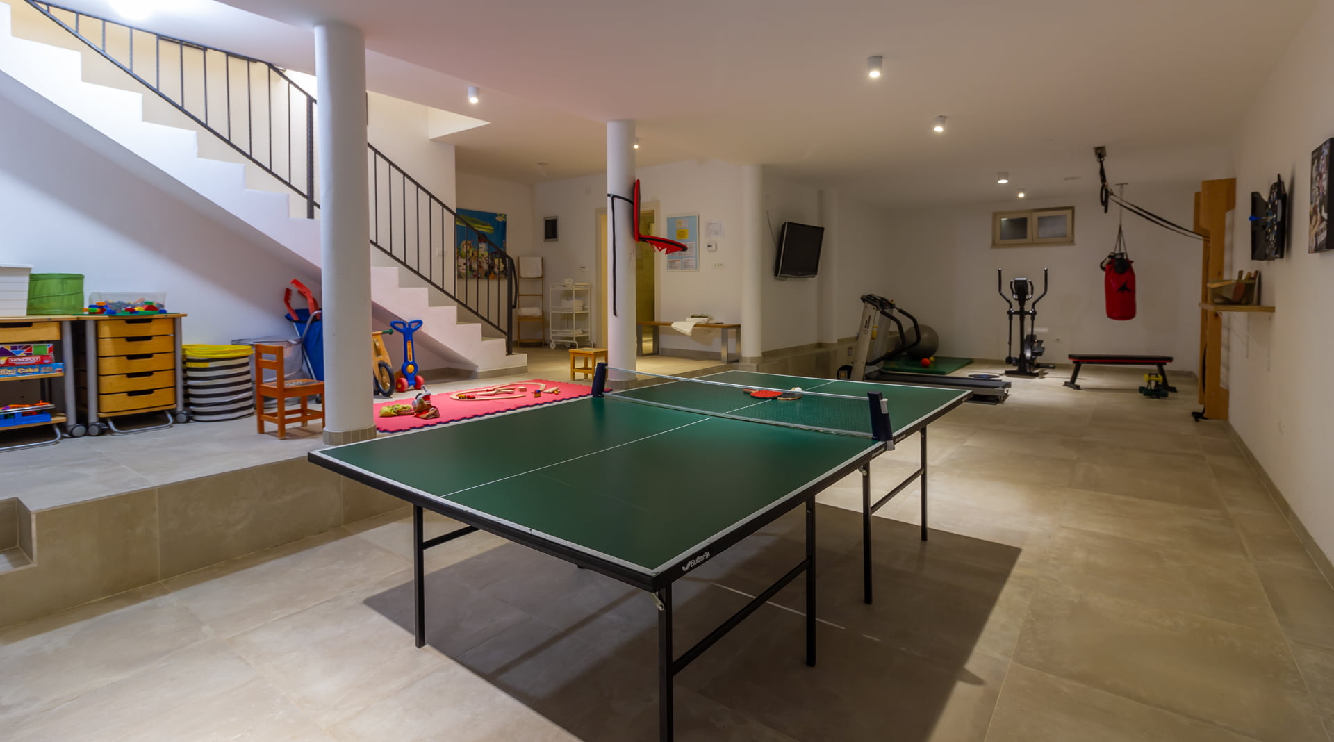 Villa Lirica with Pool