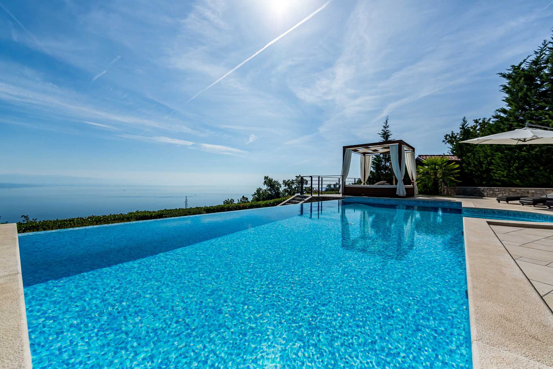 Image of Luxury Villa Arcade with Pool