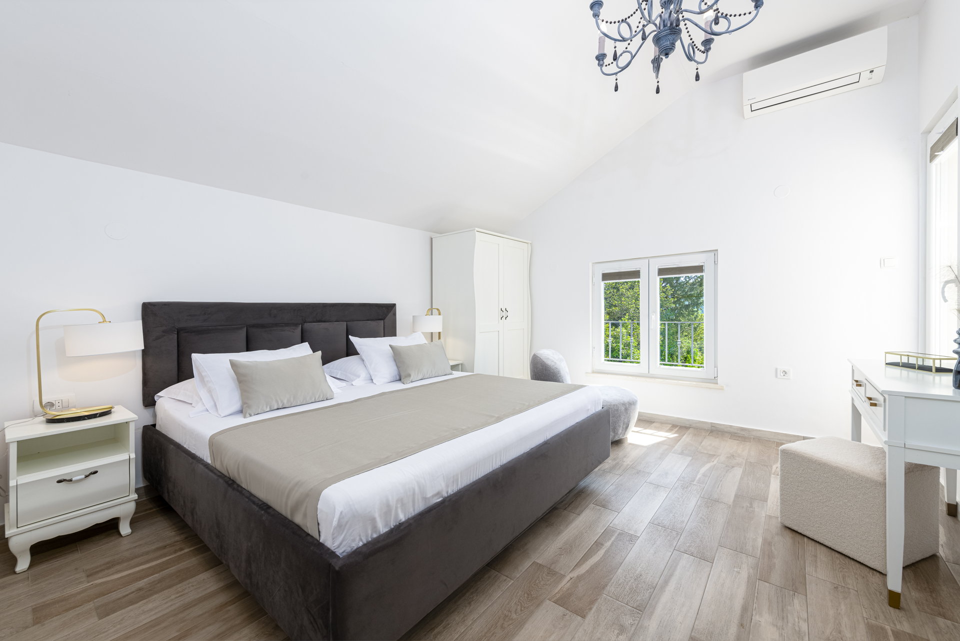 Villa Wildflower with Heated Pool